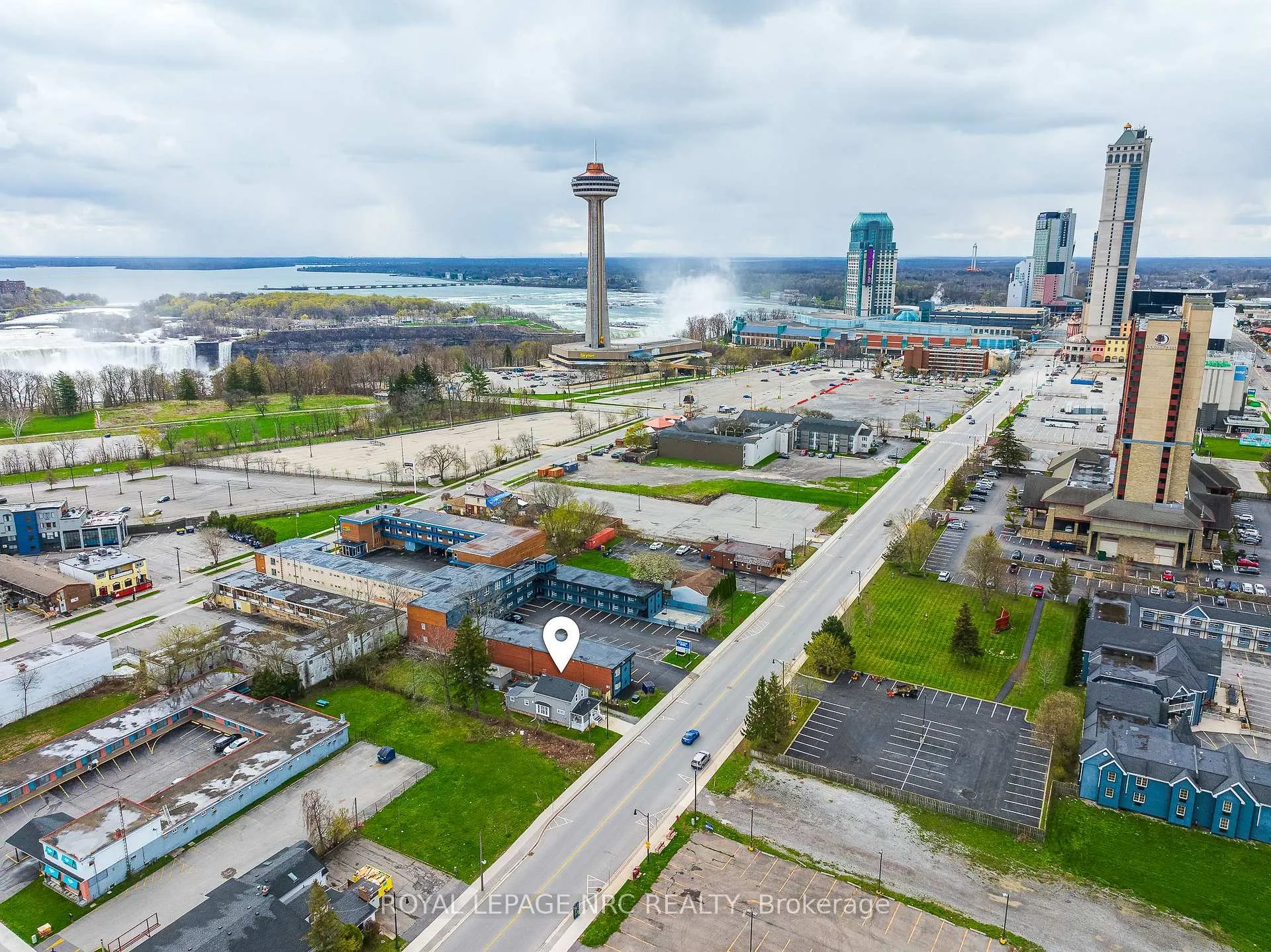 Photo 1 of 5930 Fallsview Boulevard, Niagara Falls, Clifton Hill — HOMEH