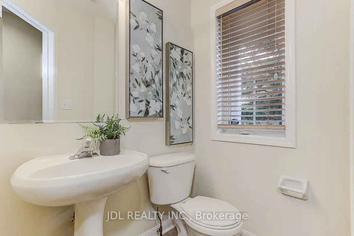 Photo 4 of 14 Zermatt Way, Markham, Unionville — HOMEH