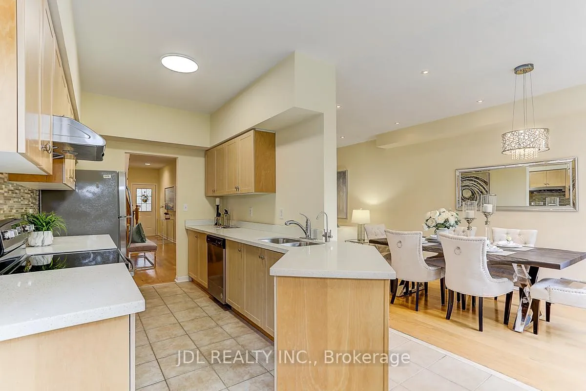 Photo 18 of 14 Zermatt Way, Markham, Unionville — HOMEH