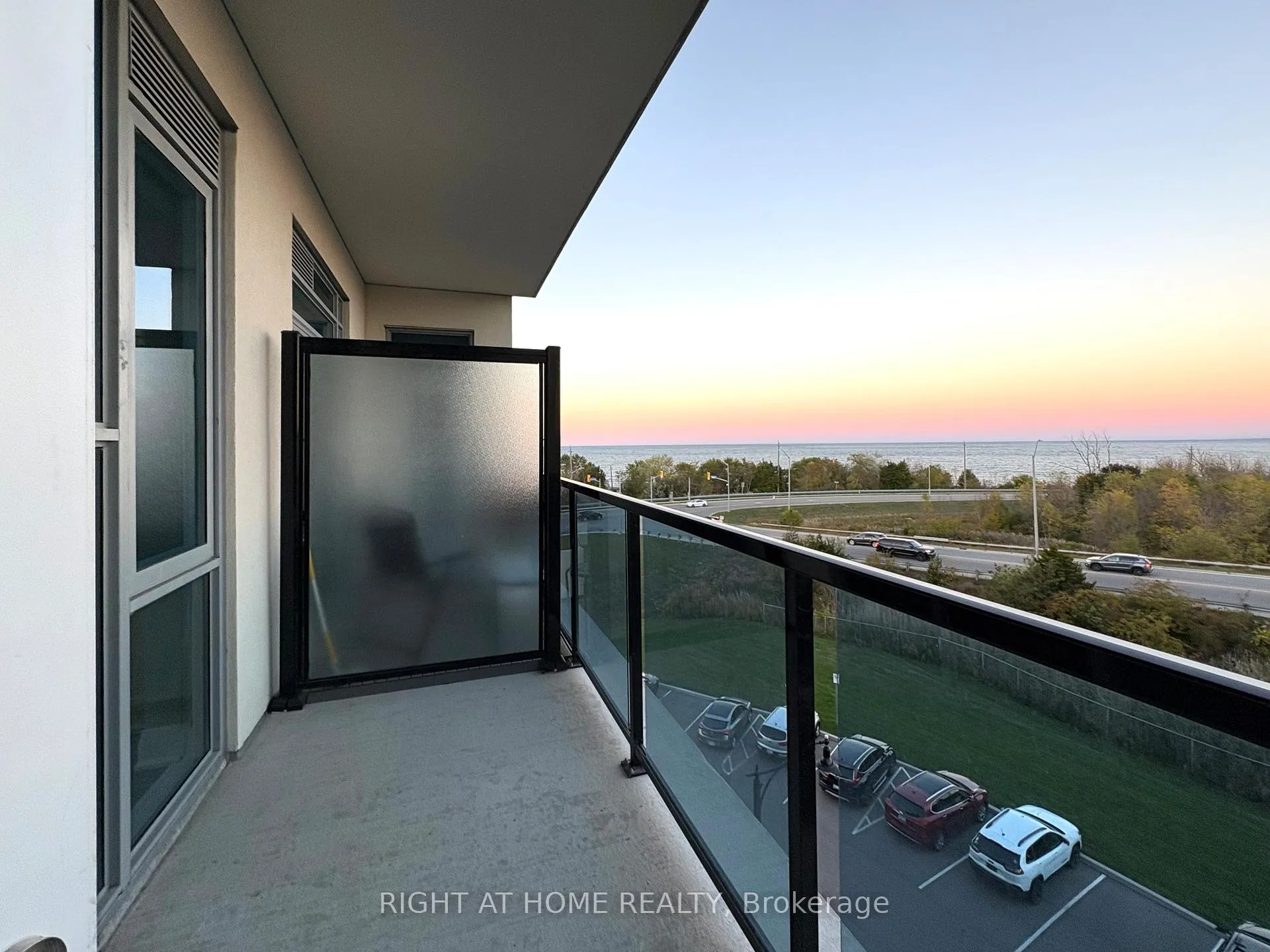 Photo 3 of Unit 513, 16 Concord Place, Grimsby, Grimsby Beach — HOMEH