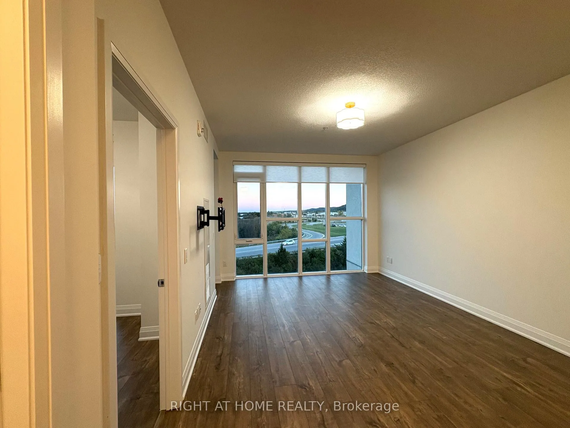 Photo 7 of Unit 513, 16 Concord Place, Grimsby, Grimsby Beach — HOMEH