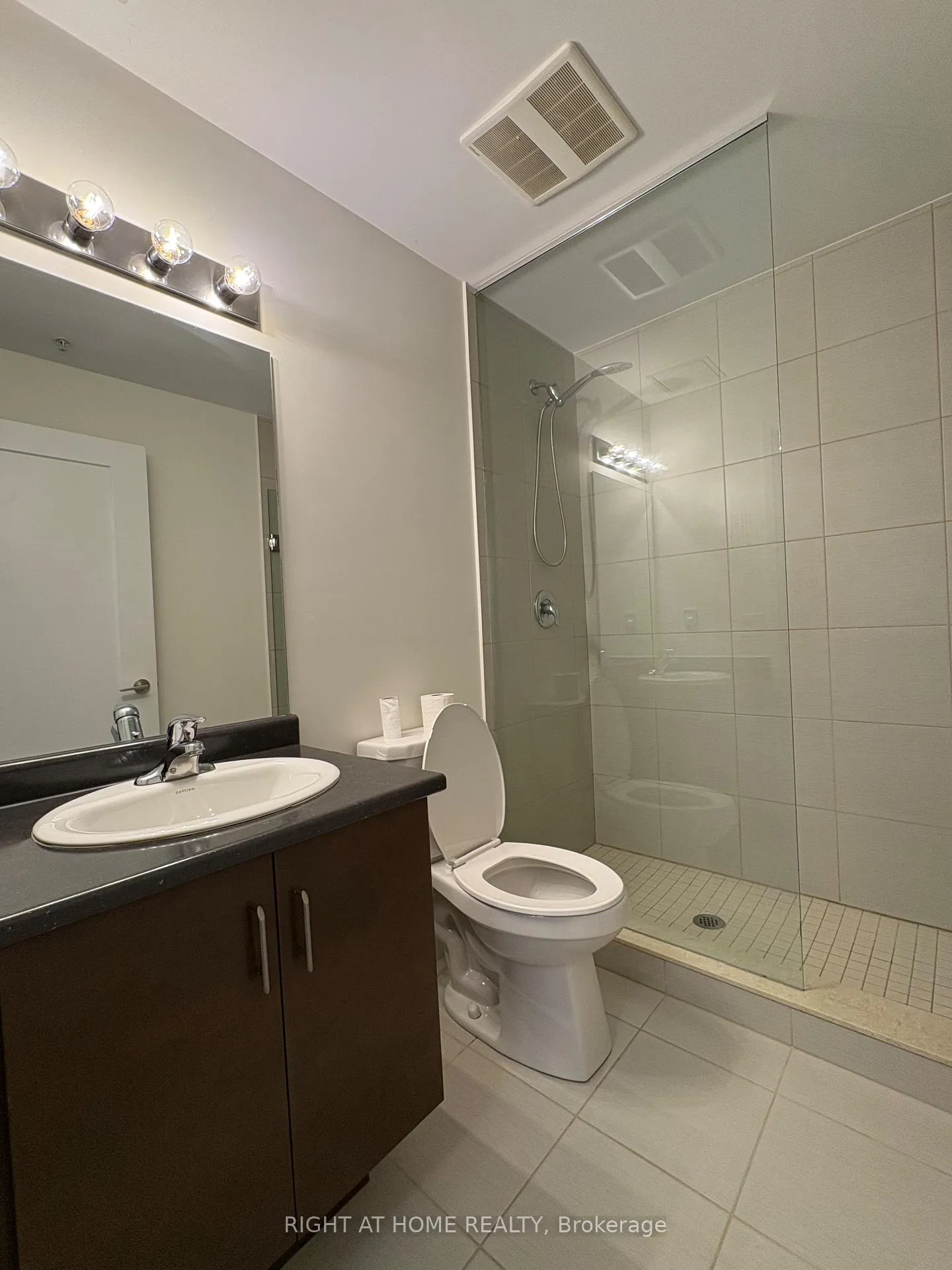 Photo 10 of Unit 513, 16 Concord Place, Grimsby, Grimsby Beach — HOMEH