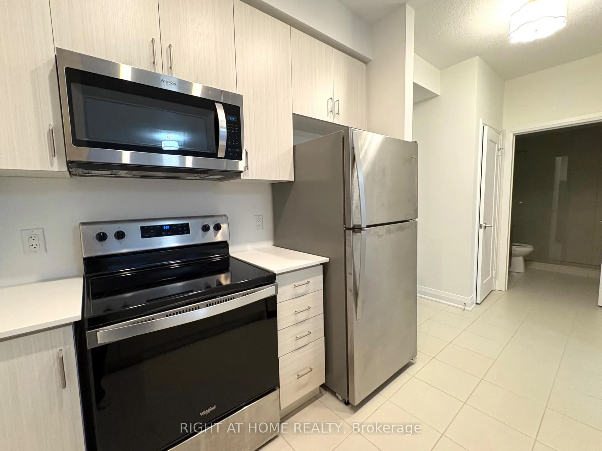 Photo 13 of Unit 513, 16 Concord Place, Grimsby, Grimsby Beach — HOMEH