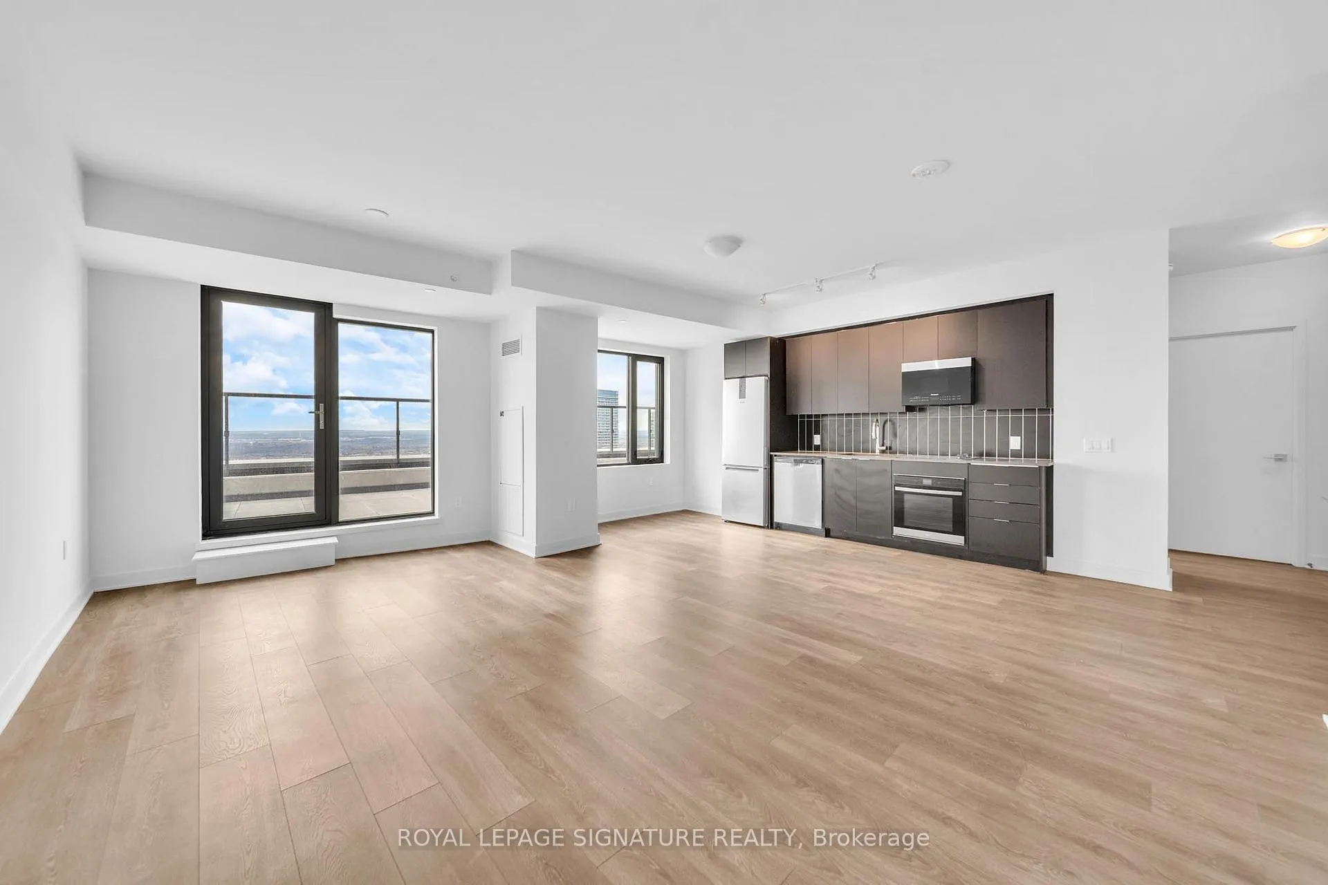 Photo 8 of Unit 4405, 2920 Highway 7, Vaughan, Concord — HOMEH