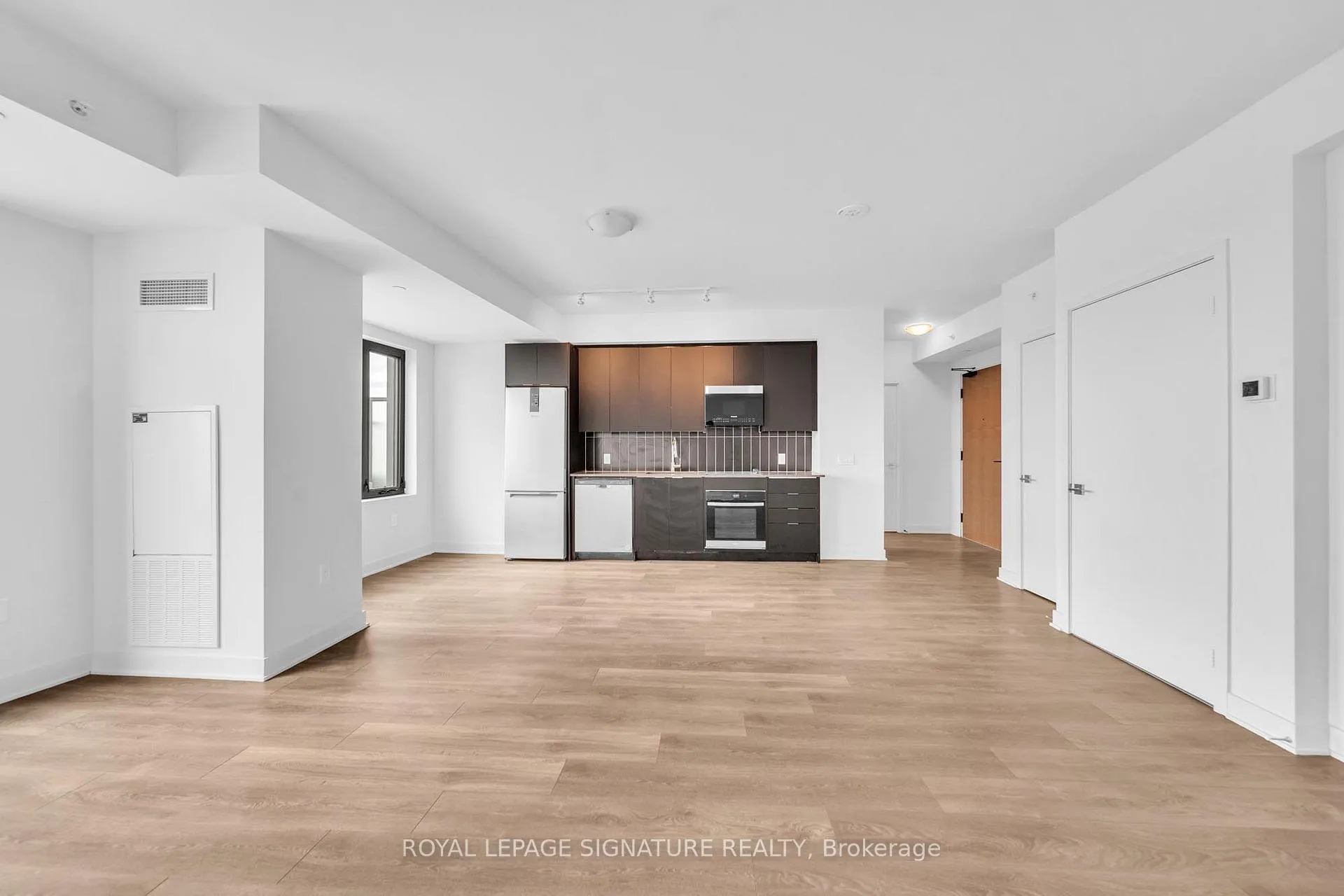 Photo 9 of Unit 4405, 2920 Highway 7, Vaughan, Concord — HOMEH