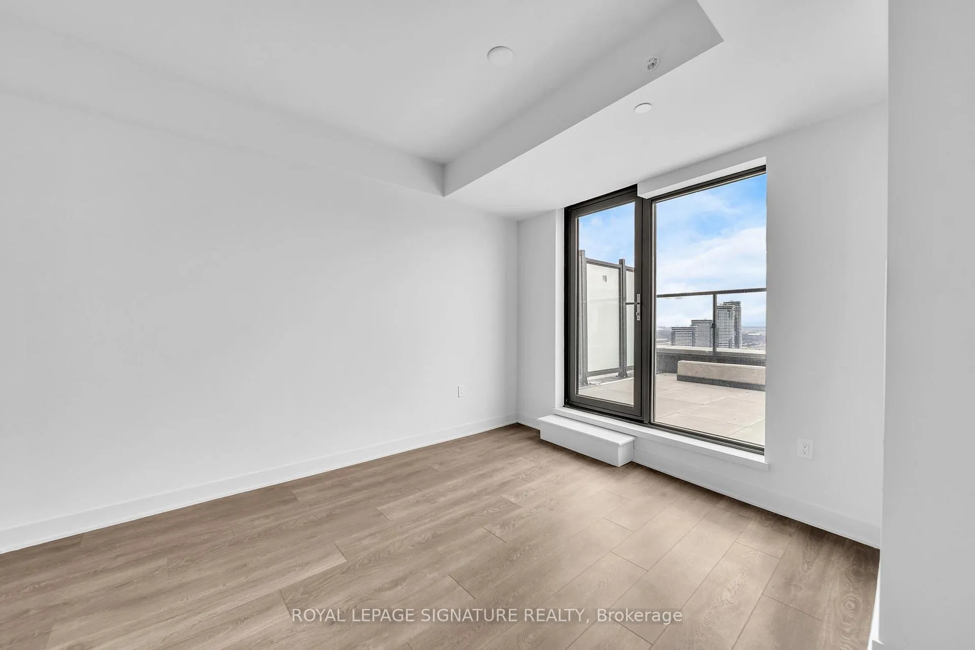Photo 12 of Unit 4405, 2920 Highway 7, Vaughan, Concord — HOMEH