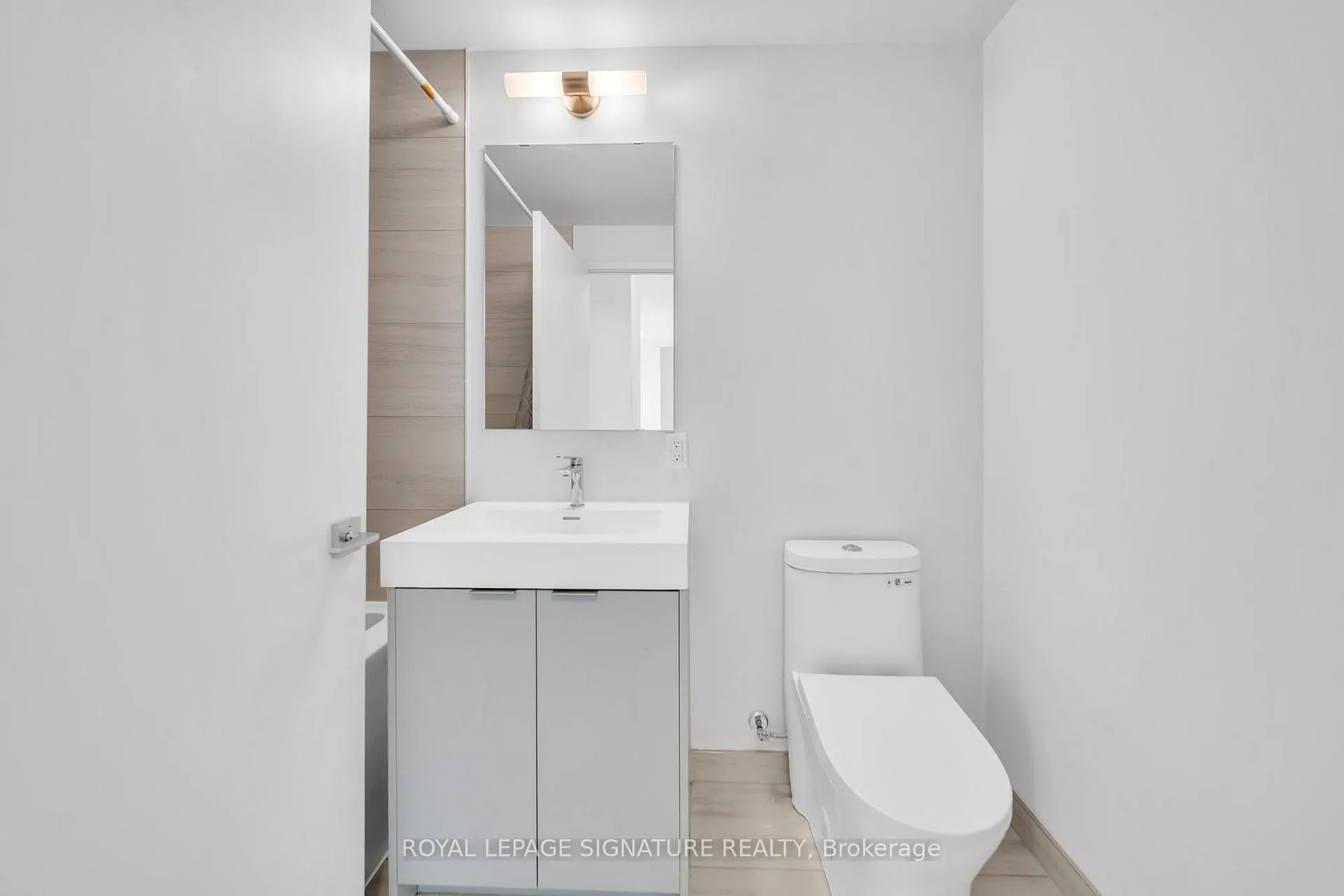Photo 13 of Unit 4405, 2920 Highway 7, Vaughan, Concord — HOMEH