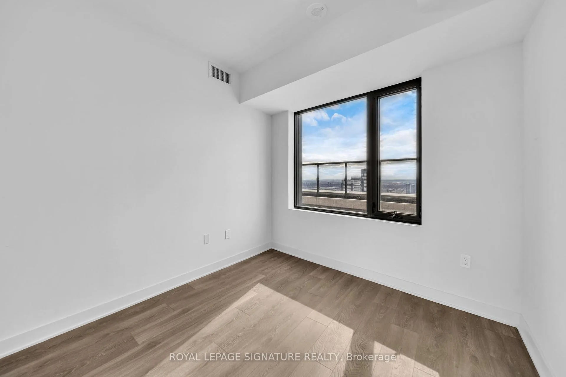 Photo 17 of Unit 4405, 2920 Highway 7, Vaughan, Concord — HOMEH