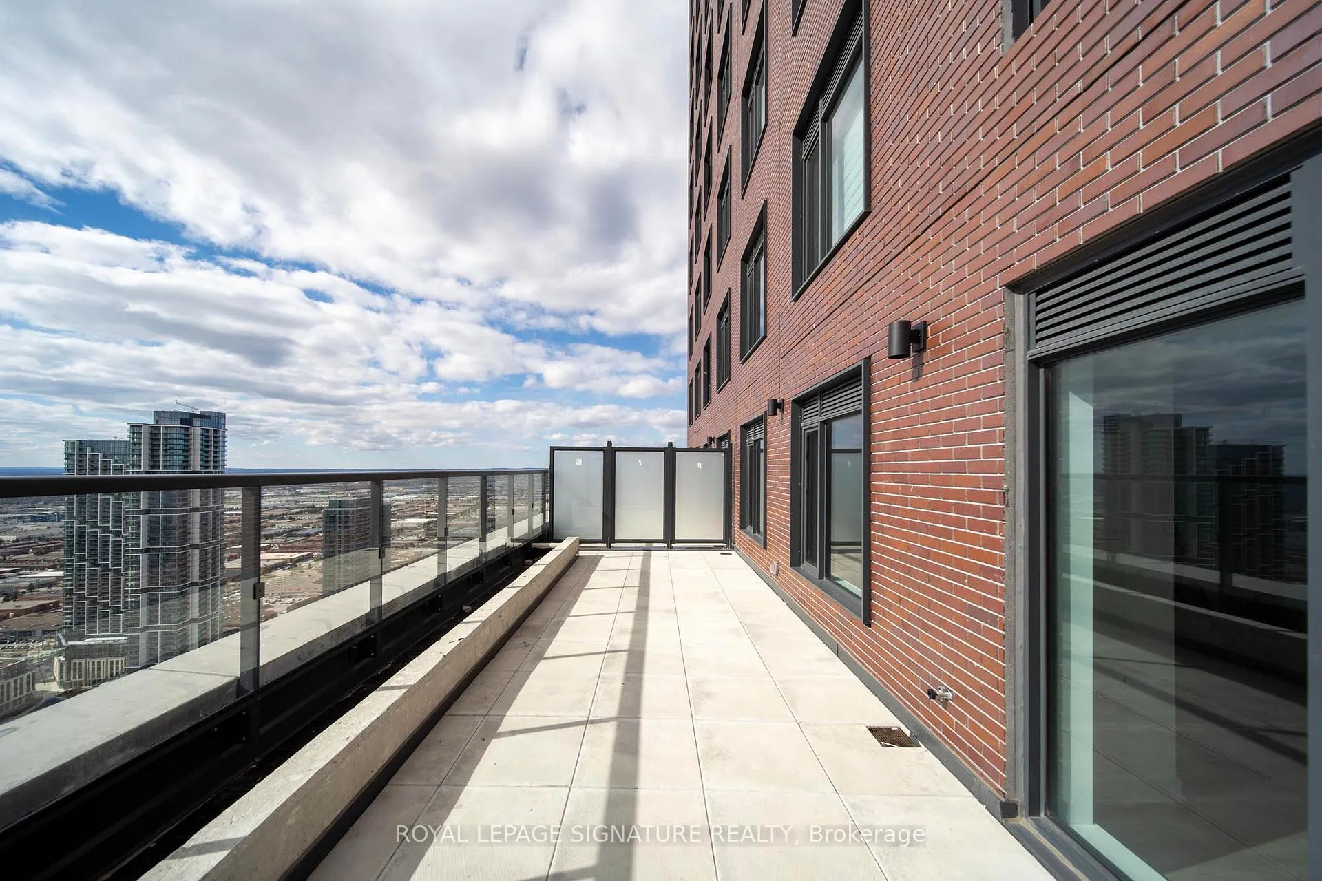 Photo 20 of Unit 4405, 2920 Highway 7, Vaughan, Concord — HOMEH