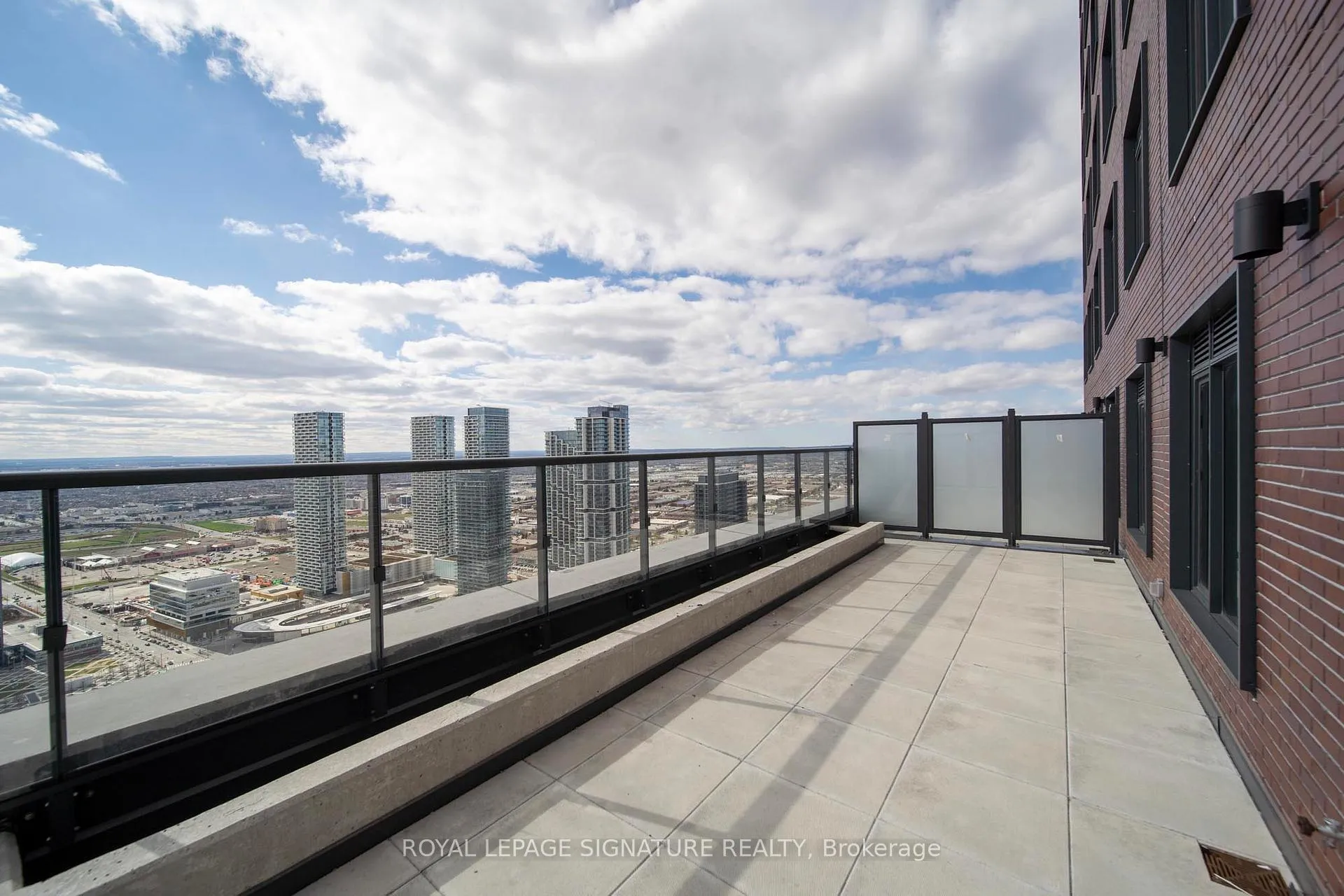 Photo 21 of Unit 4405, 2920 Highway 7, Vaughan, Concord — HOMEH