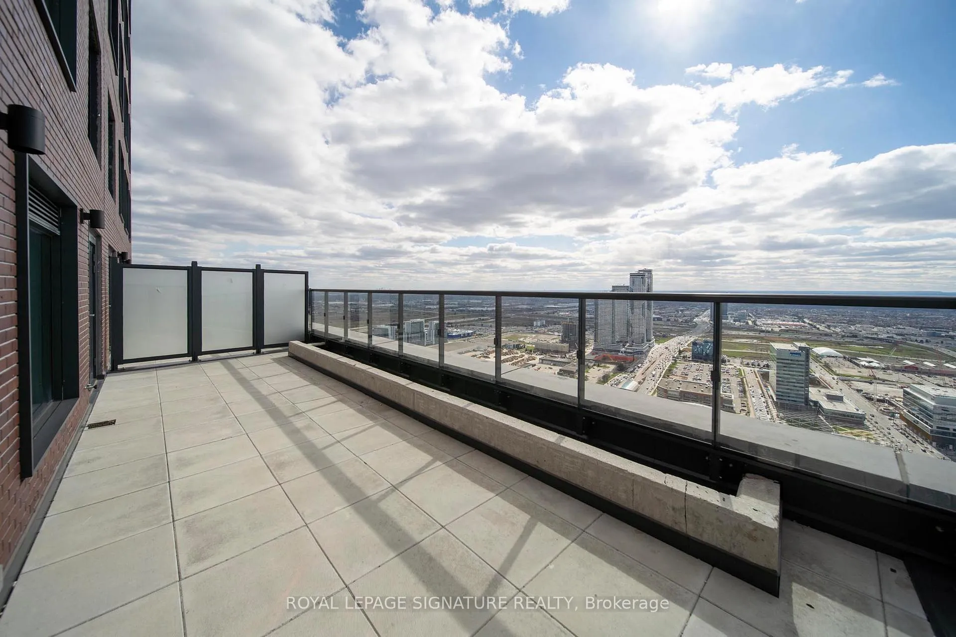 Photo 22 of Unit 4405, 2920 Highway 7, Vaughan, Concord — HOMEH