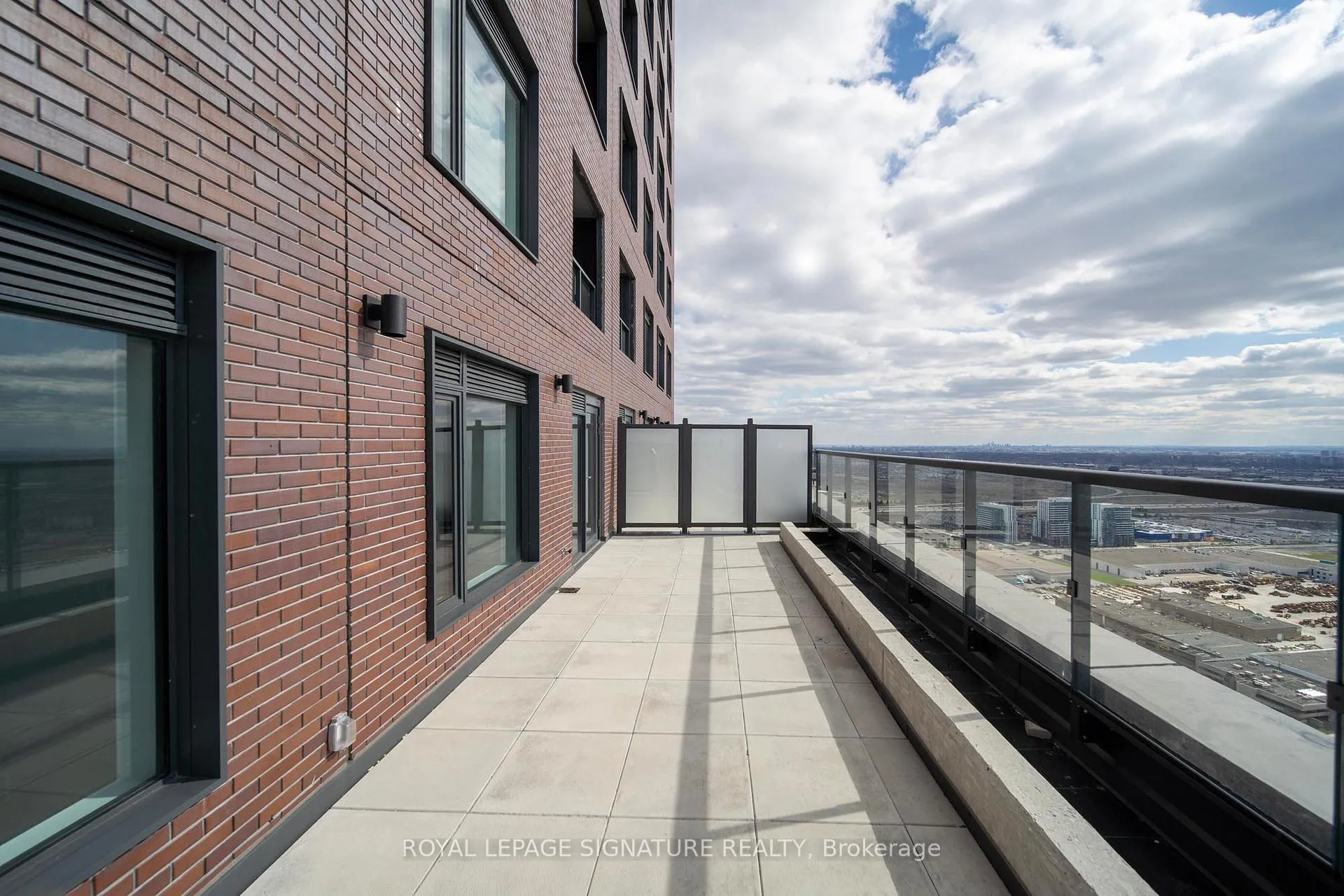 Photo 23 of Unit 4405, 2920 Highway 7, Vaughan, Concord — HOMEH