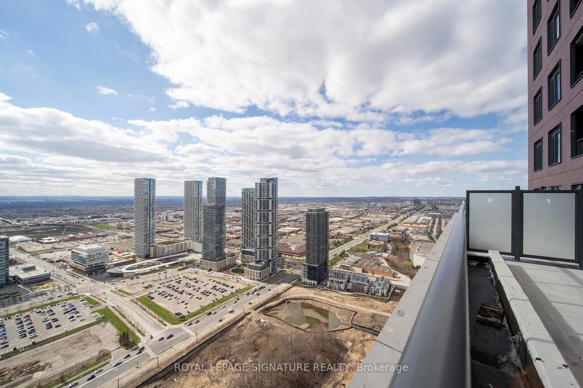 Photo 27 of Unit 4405, 2920 Highway 7, Vaughan, Concord — HOMEH