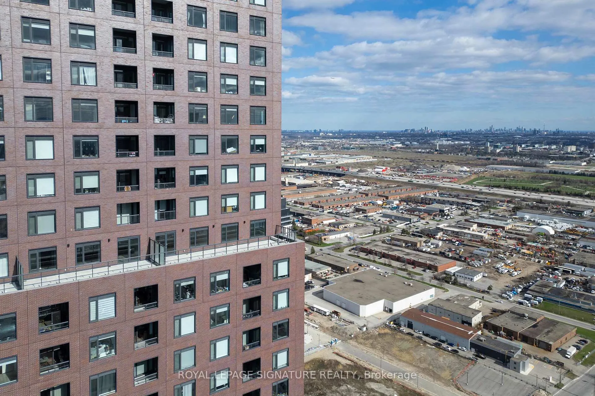 Photo 33 of Unit 4405, 2920 Highway 7, Vaughan, Concord — HOMEH