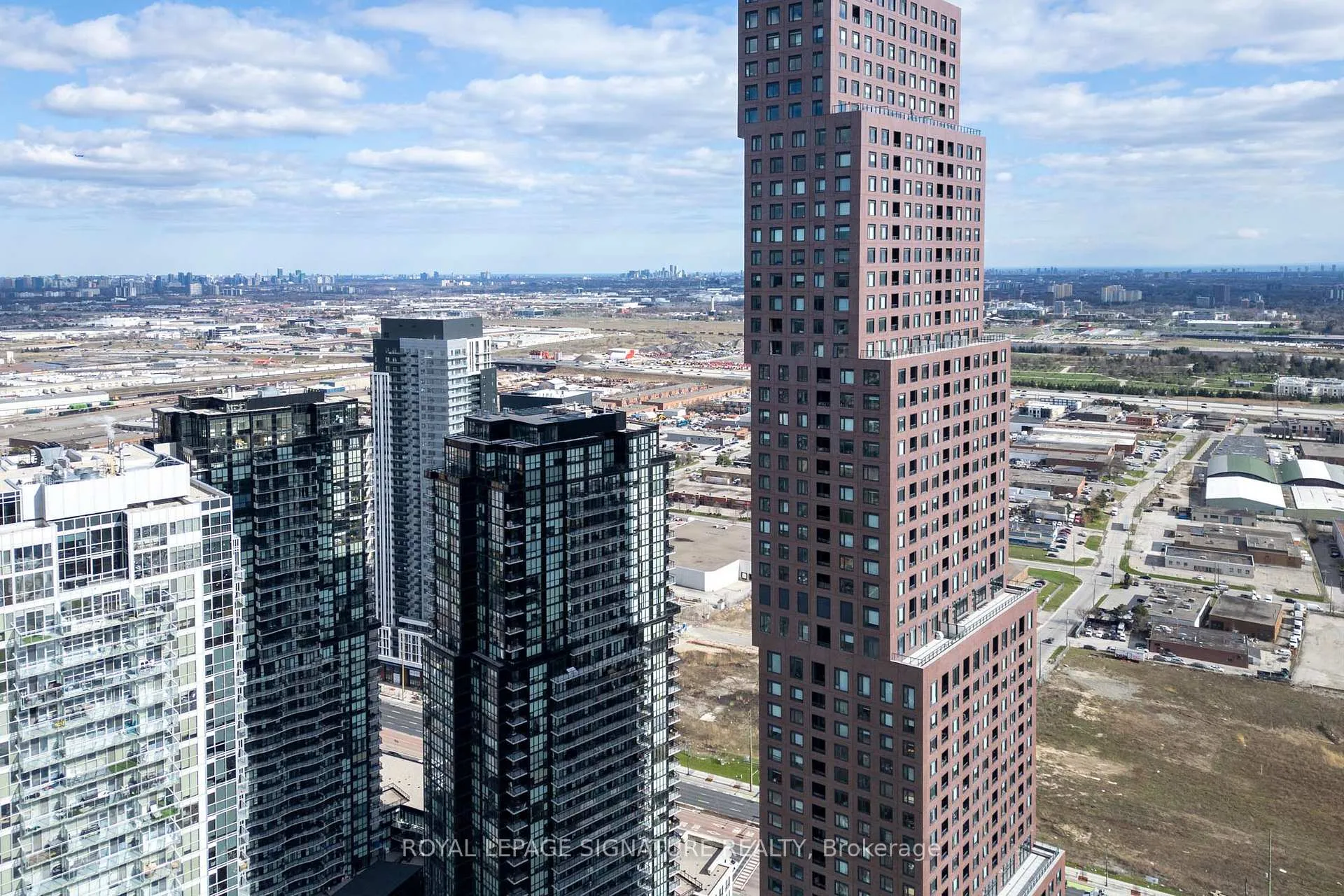 Photo 34 of Unit 4405, 2920 Highway 7, Vaughan, Concord — HOMEH