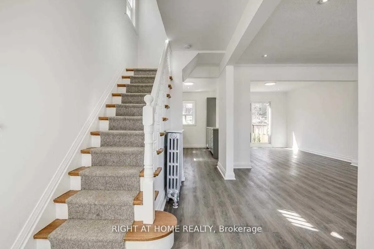 Photo 1 of 1738 Bayview Avenue, Toronto, Mount Pleasant East — HOMEH