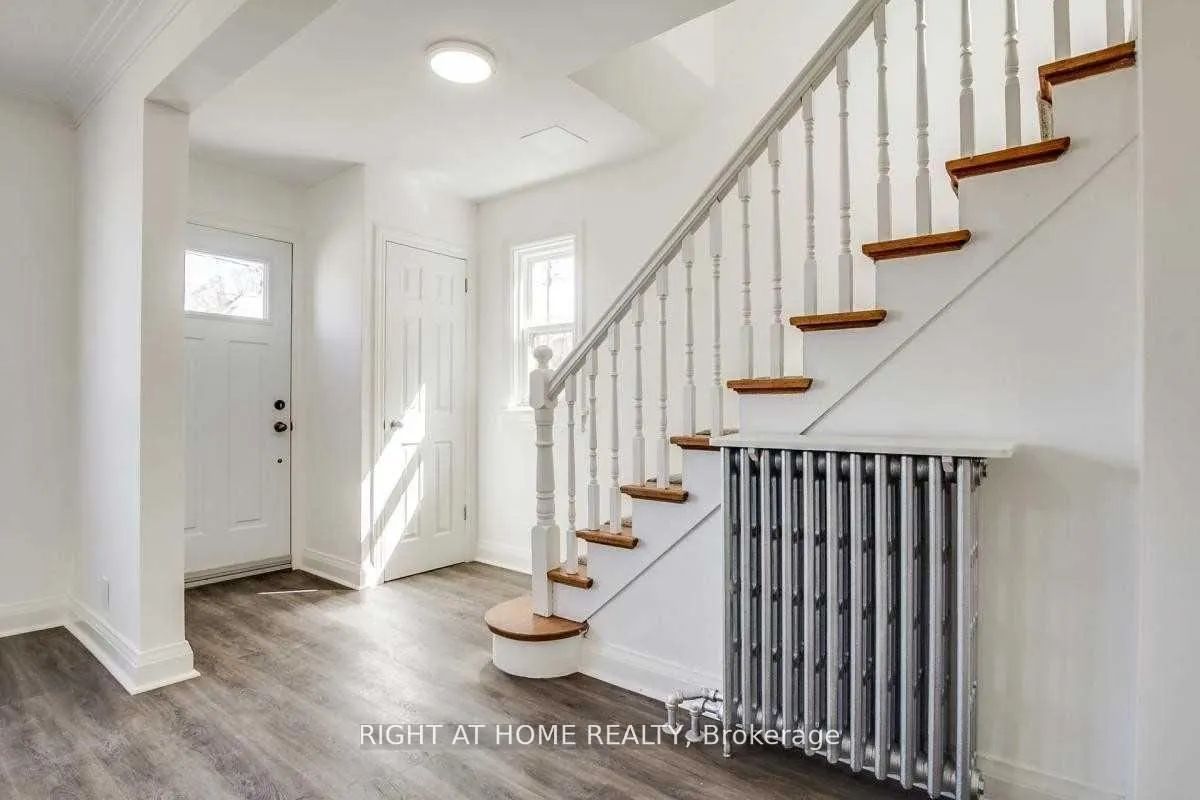 Photo 3 of 1738 Bayview Avenue, Toronto, Mount Pleasant East — HOMEH