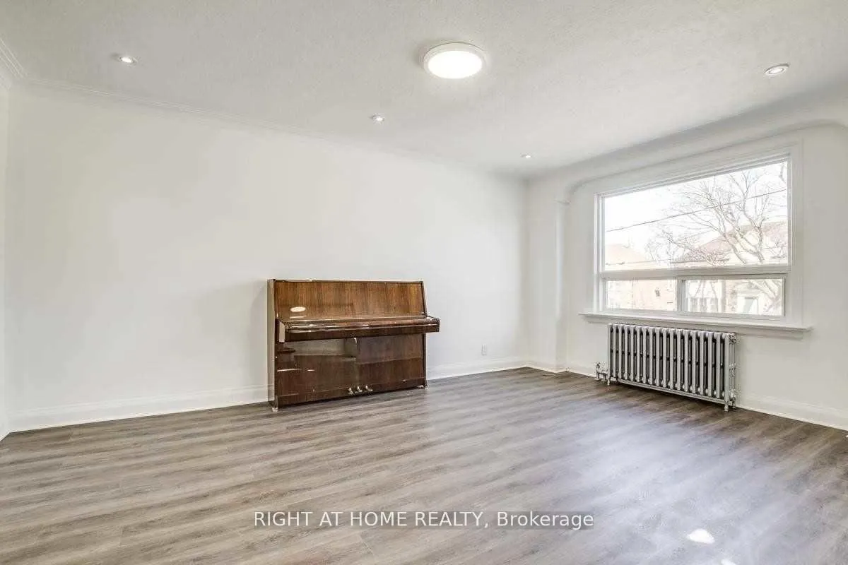 Photo 4 of 1738 Bayview Avenue, Toronto, Mount Pleasant East — HOMEH
