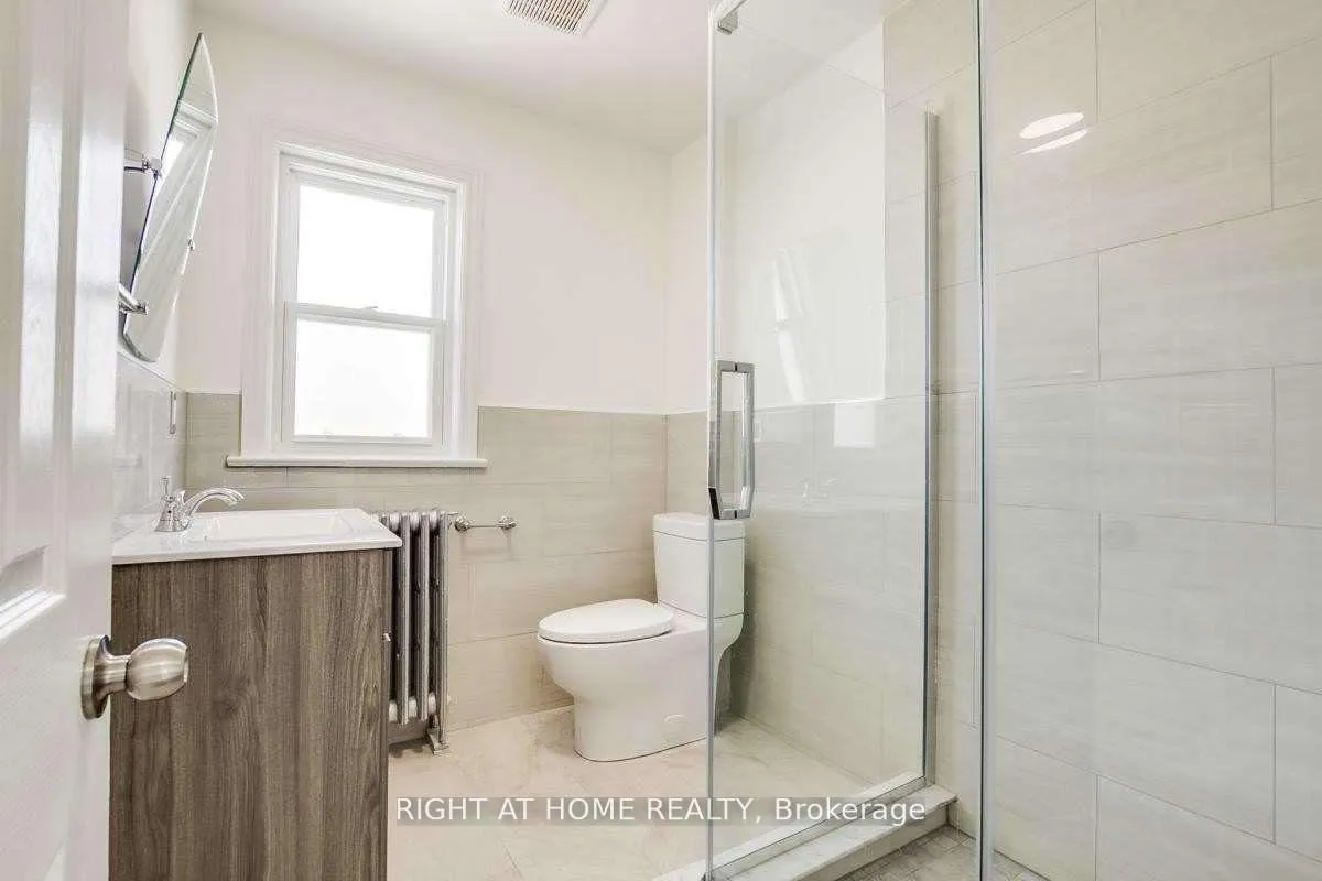 Photo 9 of 1738 Bayview Avenue, Toronto, Mount Pleasant East — HOMEH