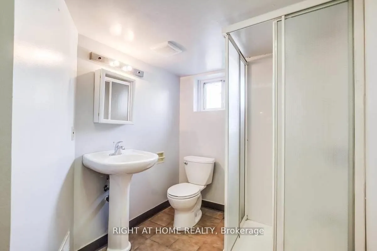 Photo 13 of 1738 Bayview Avenue, Toronto, Mount Pleasant East — HOMEH