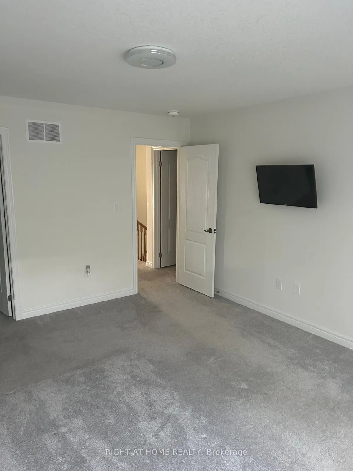 Photo 6 of Unit 13, 166 Deerpath Drive, Guelph, Willow West/Sugarbush/West Acres — HOMEH