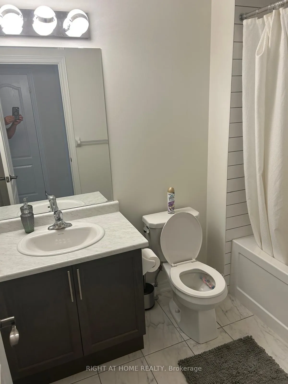Photo 9 of Unit 13, 166 Deerpath Drive, Guelph, Willow West/Sugarbush/West Acres — HOMEH