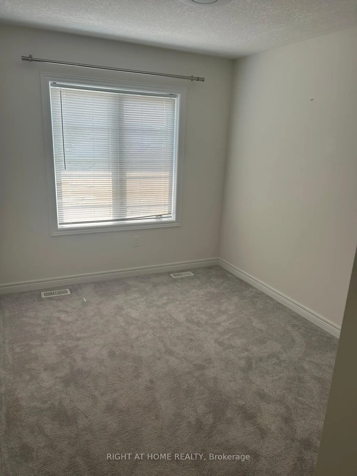 Photo 16 of Unit 13, 166 Deerpath Drive, Guelph, Willow West/Sugarbush/West Acres — HOMEH
