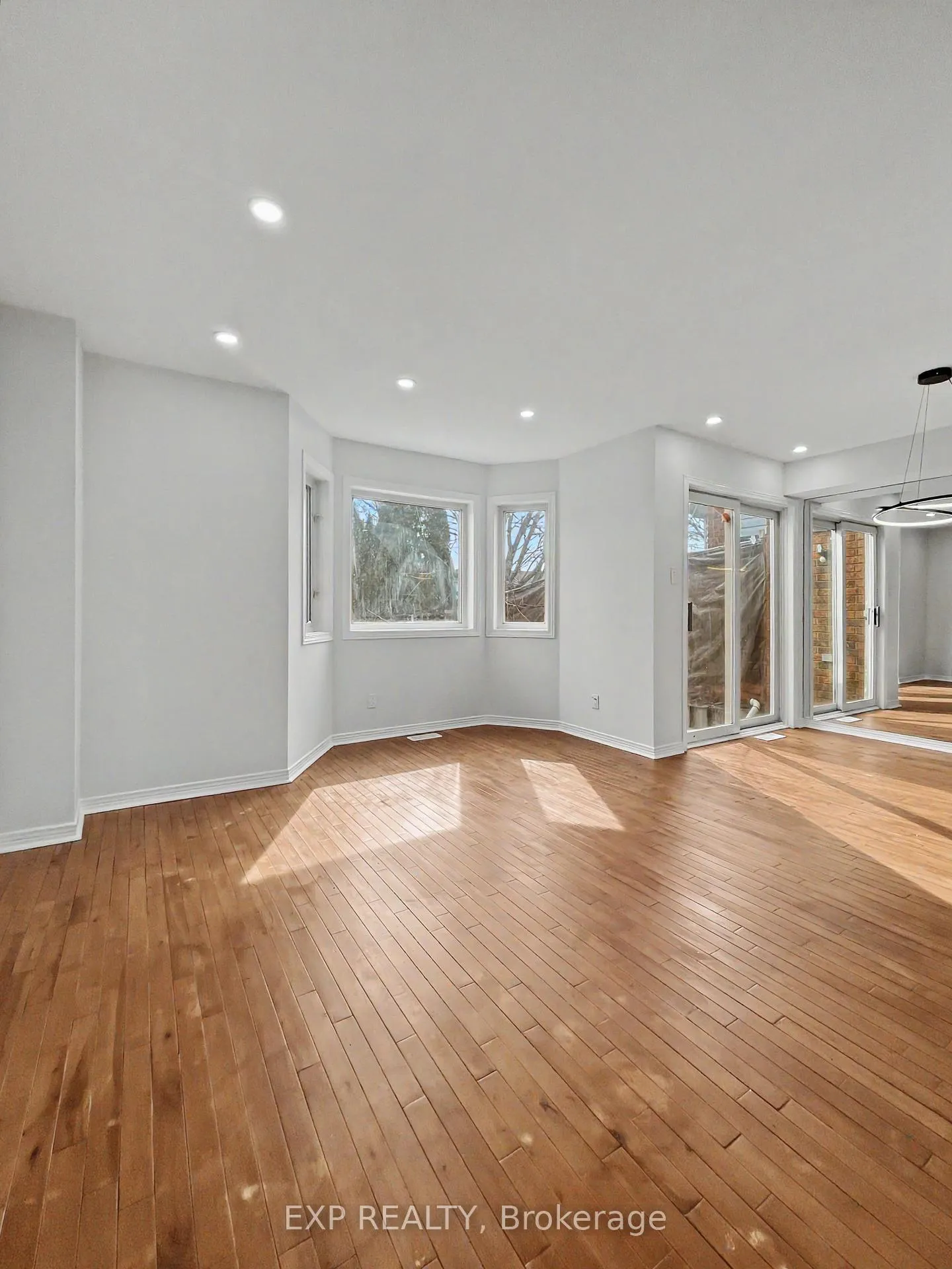 Photo 4 of 4218 Owl Valley Drive, Ottawa, Riverside South/Gloucester Glen — HOMEH