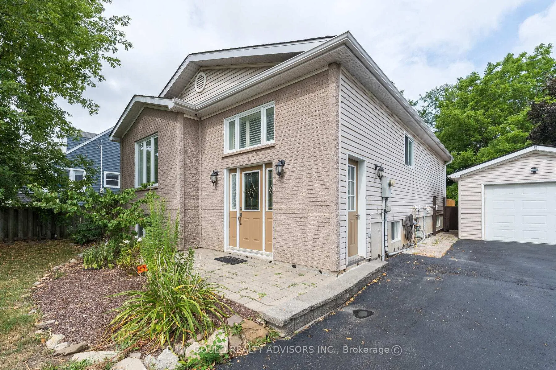 Photo 8 of 42 River Drive, Halton Hills, Georgetown — HOMEH