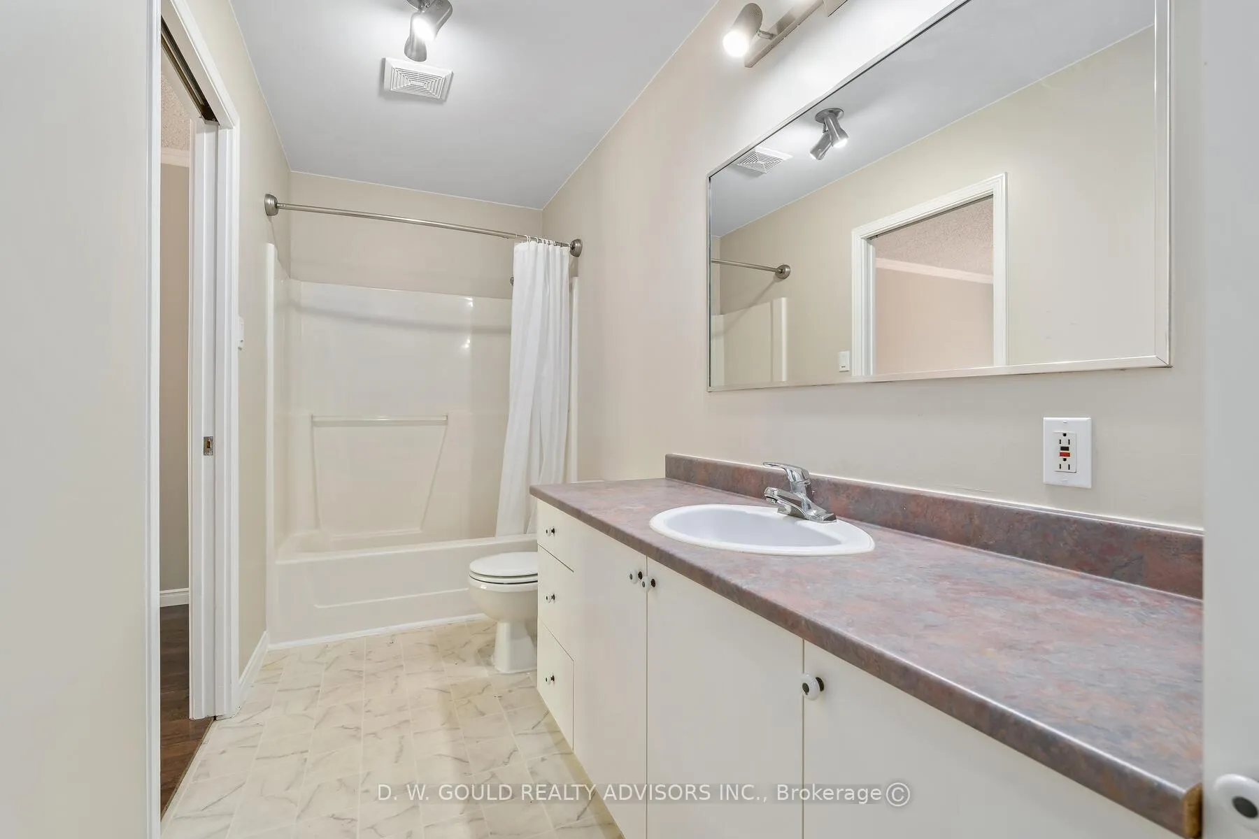 Photo 23 of 42 River Drive, Halton Hills, Georgetown — HOMEH