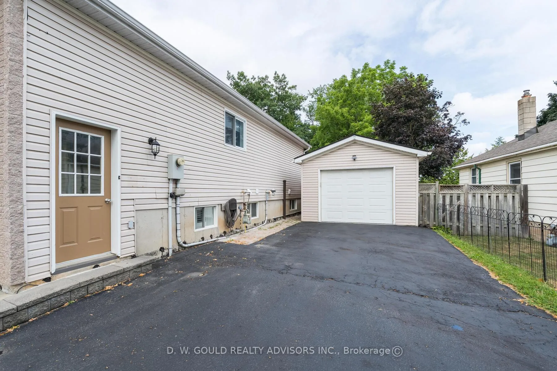 Photo 37 of 42 River Drive, Halton Hills, Georgetown — HOMEH