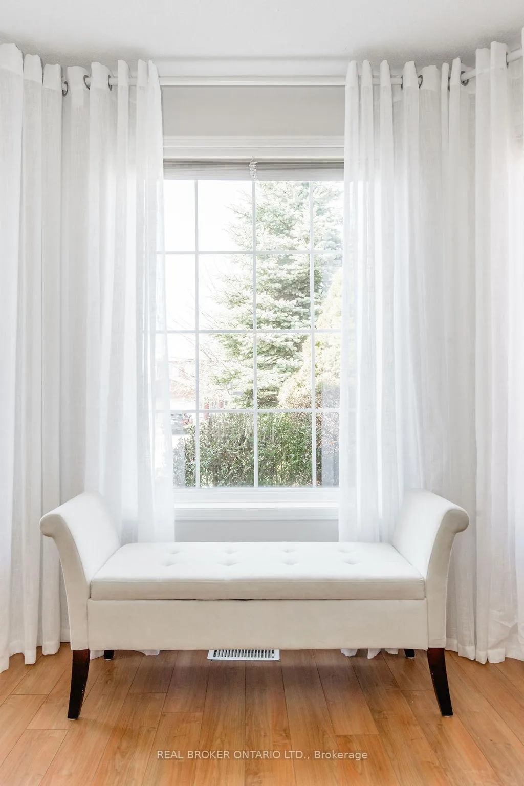 Photo 6 of 65 Benson Drive, Barrie, Sandy Hollow — HOMEH