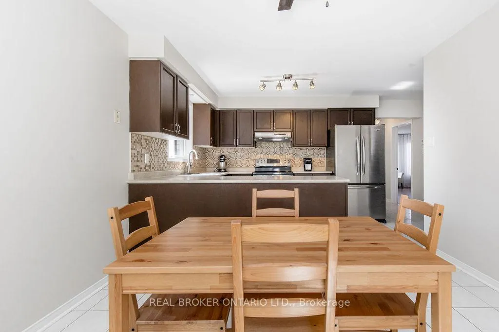 Photo 18 of 65 Benson Drive, Barrie, Sandy Hollow — HOMEH