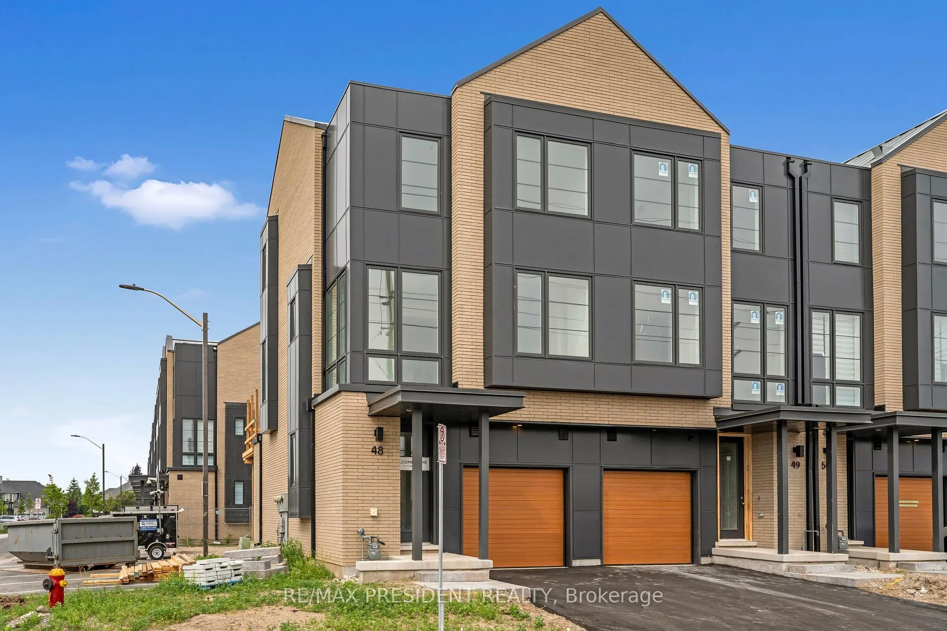 Photo 2 of Unit 48, 2273 Turnberry Road, Burlington, Rose — HOMEH