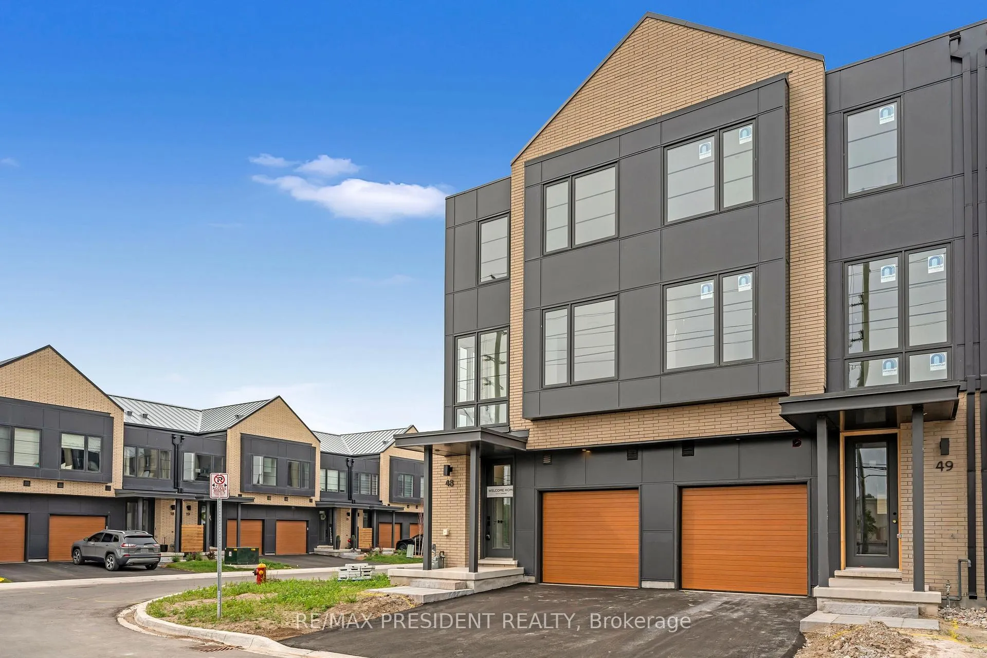 Photo 4 of Unit 48, 2273 Turnberry Road, Burlington, Rose — HOMEH