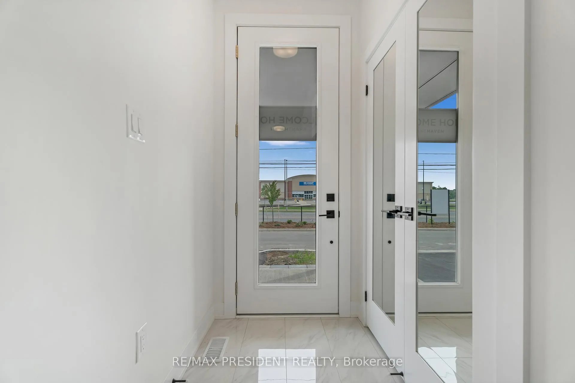 Photo 5 of Unit 48, 2273 Turnberry Road, Burlington, Rose — HOMEH