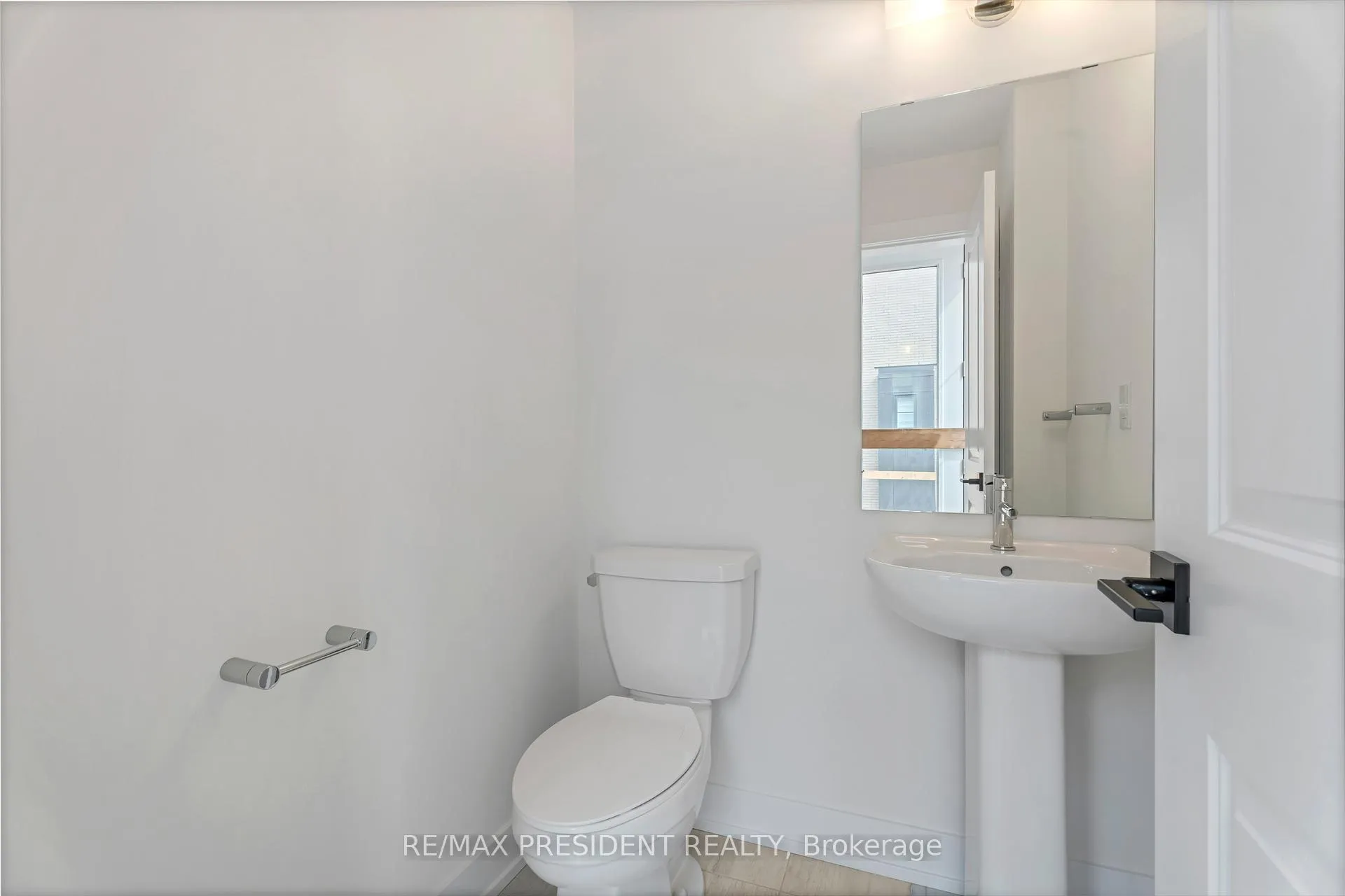 Photo 13 of Unit 48, 2273 Turnberry Road, Burlington, Rose — HOMEH