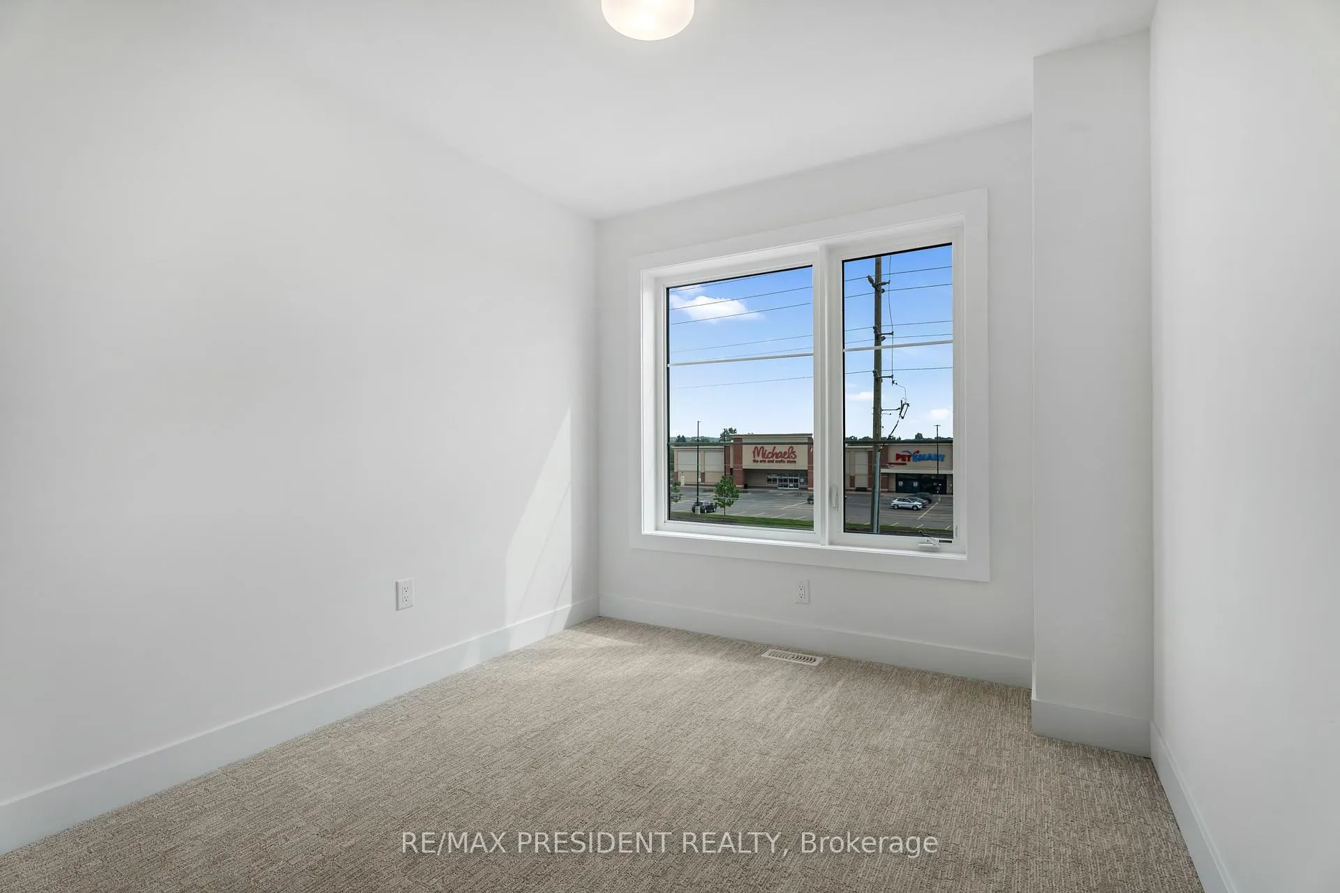 Photo 26 of Unit 48, 2273 Turnberry Road, Burlington, Rose — HOMEH