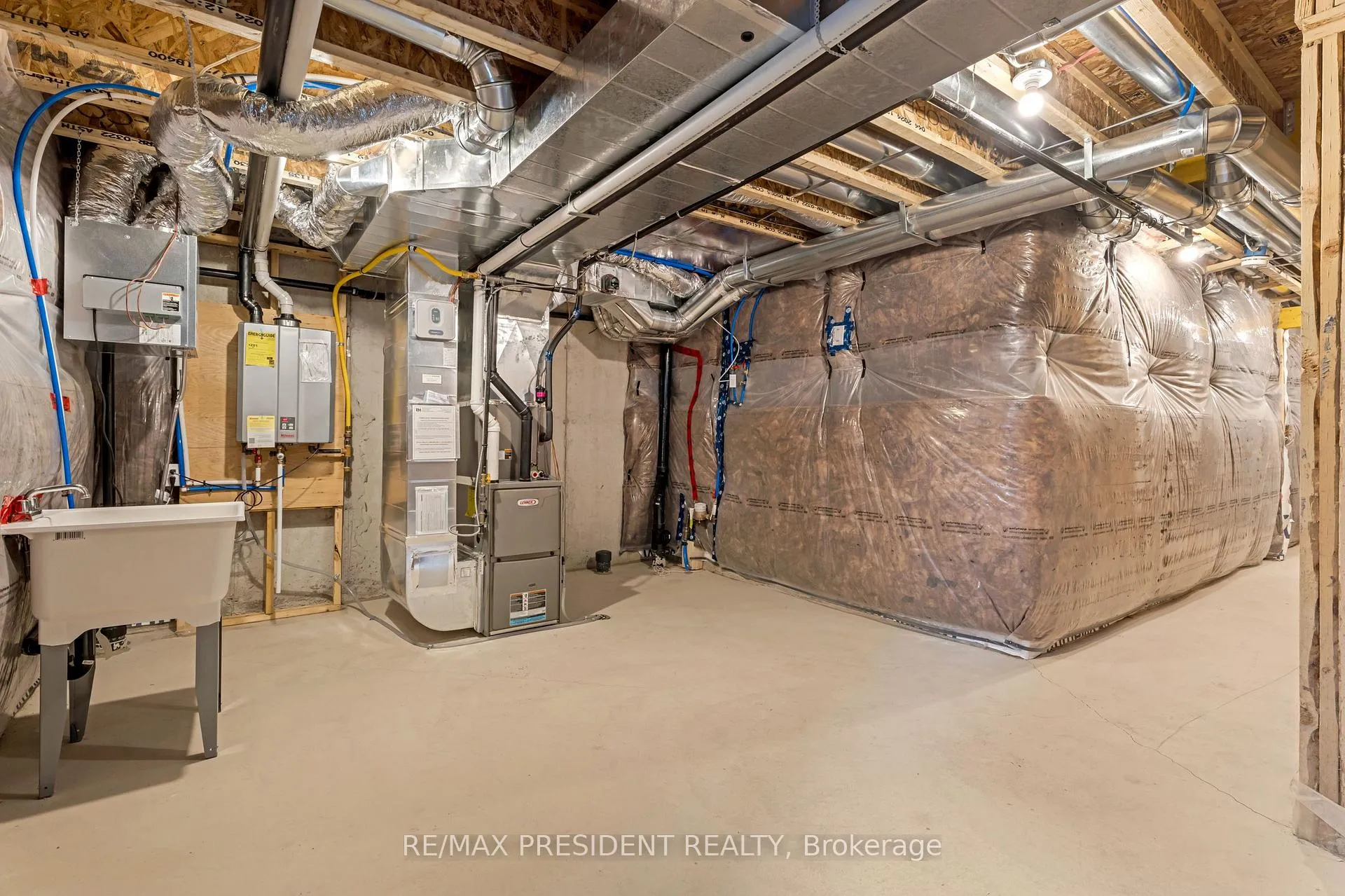 Photo 29 of Unit 48, 2273 Turnberry Road, Burlington, Rose — HOMEH