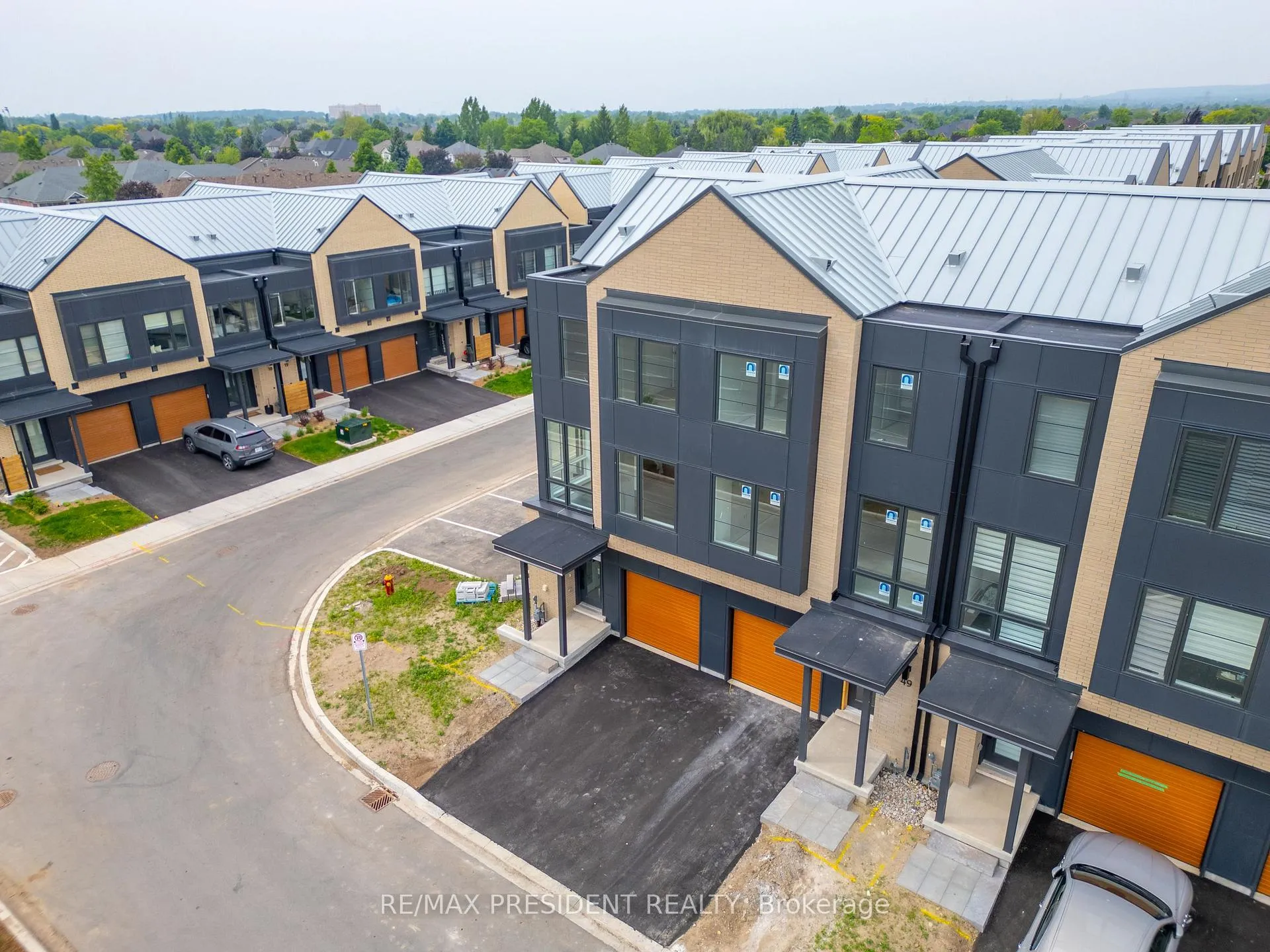 Photo 31 of Unit 48, 2273 Turnberry Road, Burlington, Rose — HOMEH