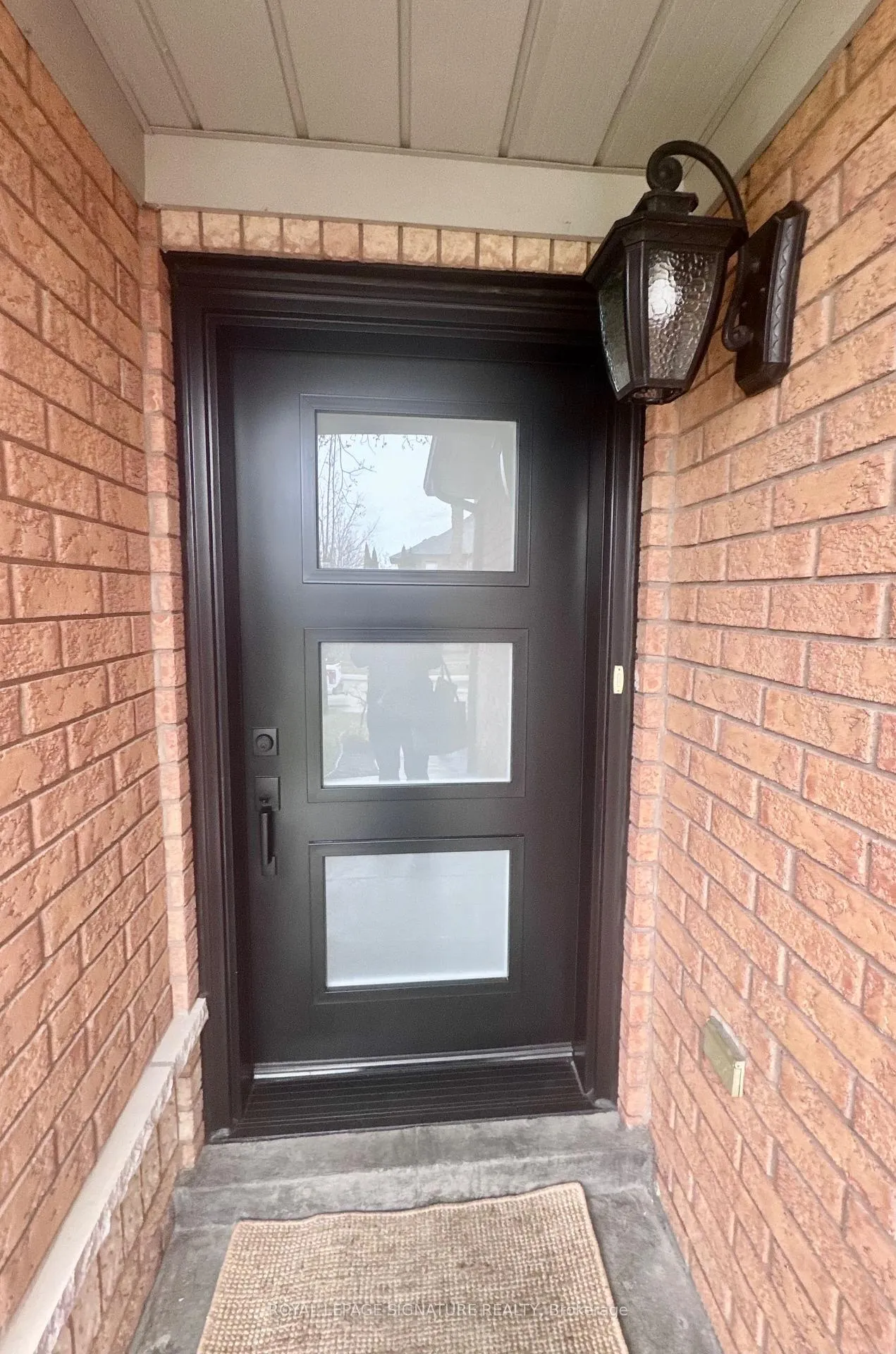Photo 2 of 3 Underwood Drive, Whitby, Brooklin — HOMEH