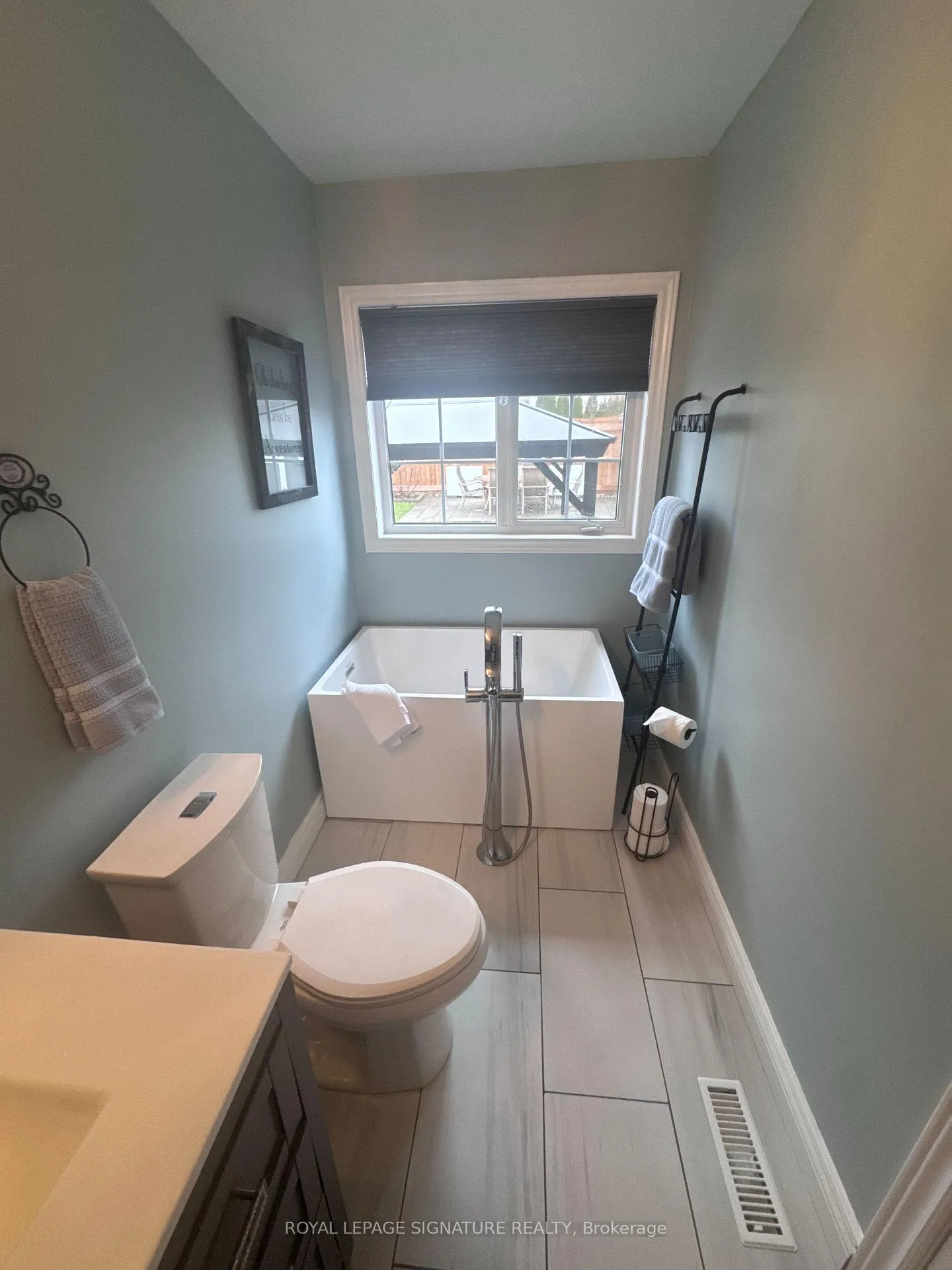 Photo 15 of 3 Underwood Drive, Whitby, Brooklin — HOMEH