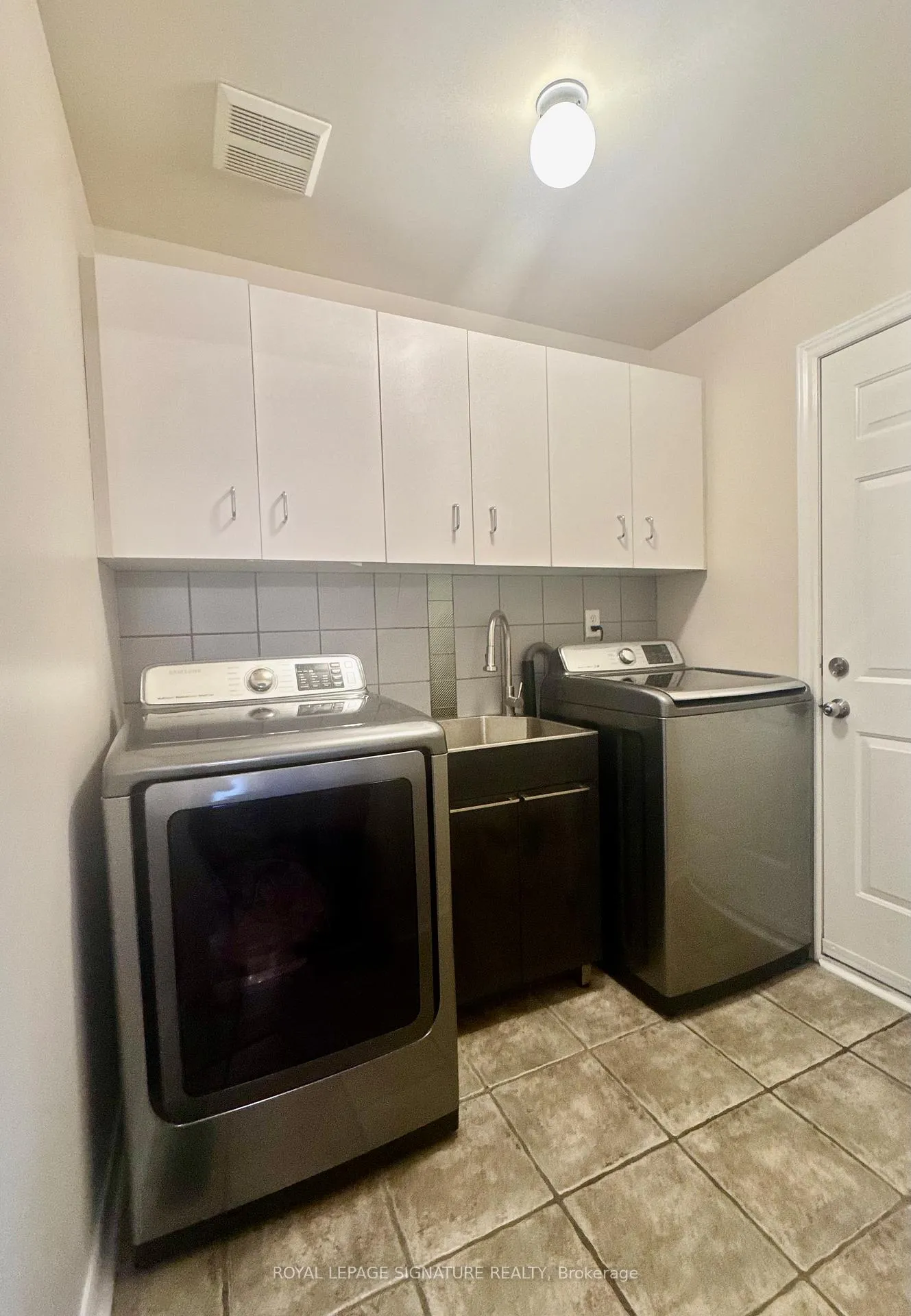 Photo 18 of 3 Underwood Drive, Whitby, Brooklin — HOMEH