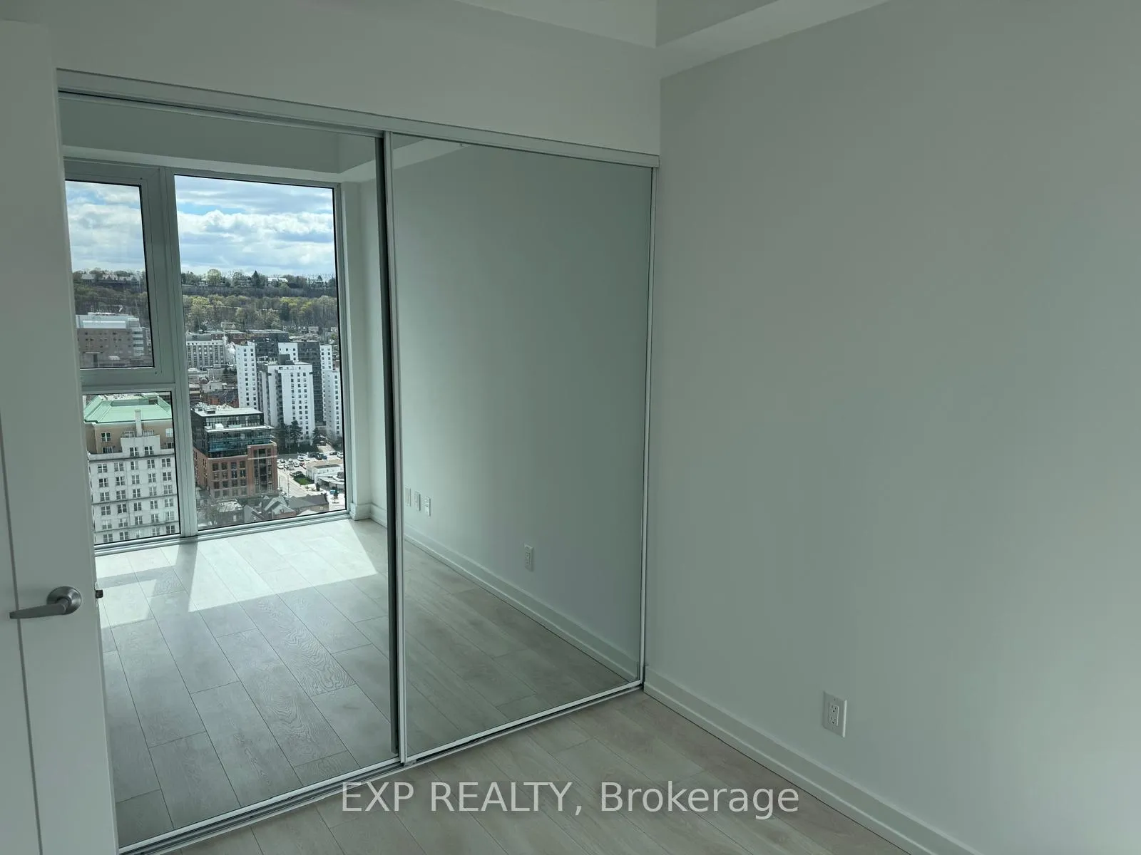 Photo 18 of Unit 2513, 75 James Street, Hamilton, Corktown — HOMEH