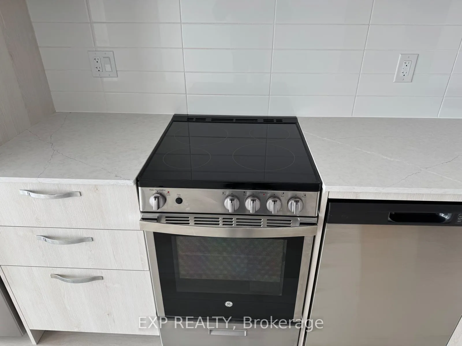 Photo 14 of Unit 2613, 75 James Street, Hamilton, Corktown — HOMEH