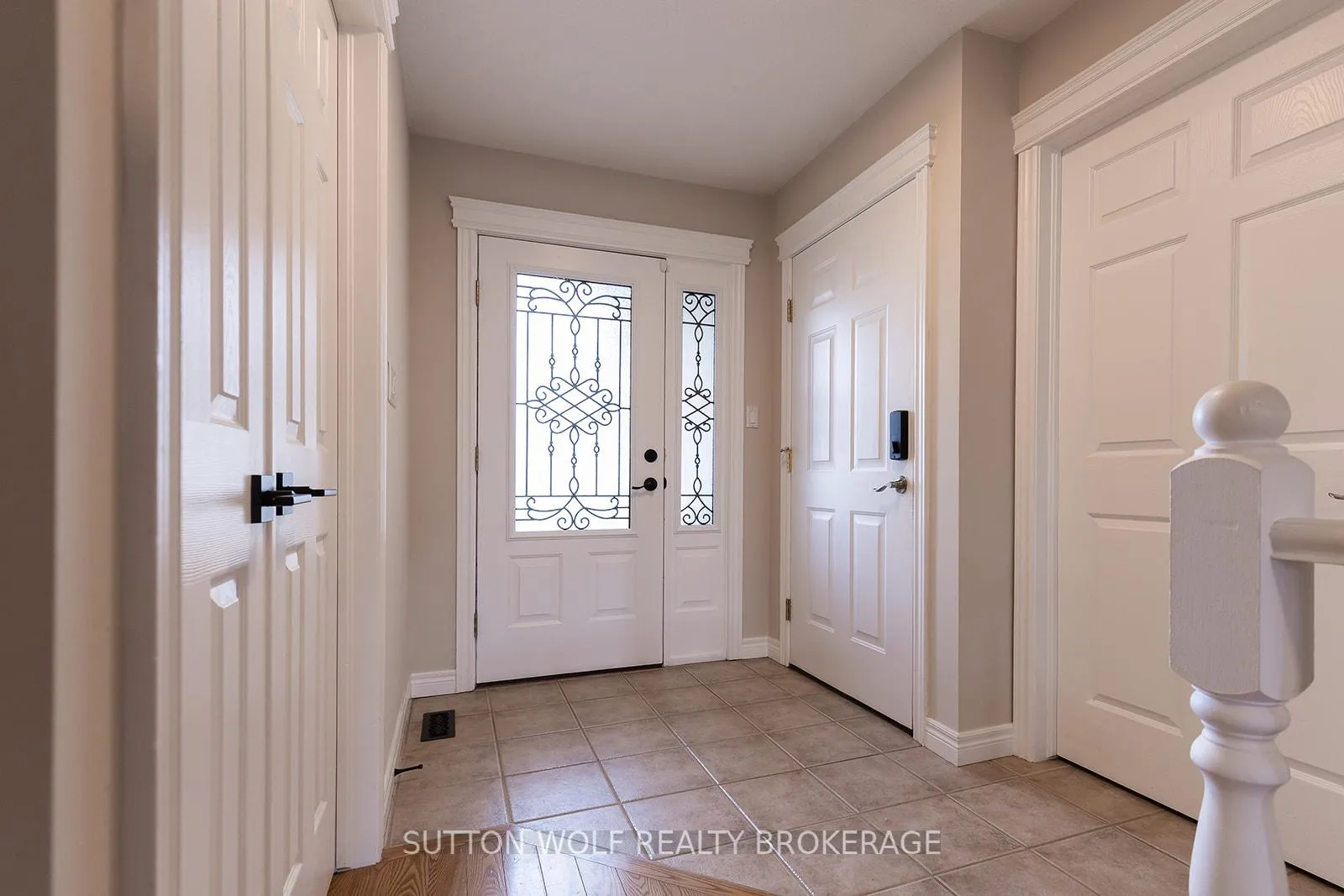 Photo 2 of 501 Darcy Drive, Strathroy-Caradoc, NE — HOMEH