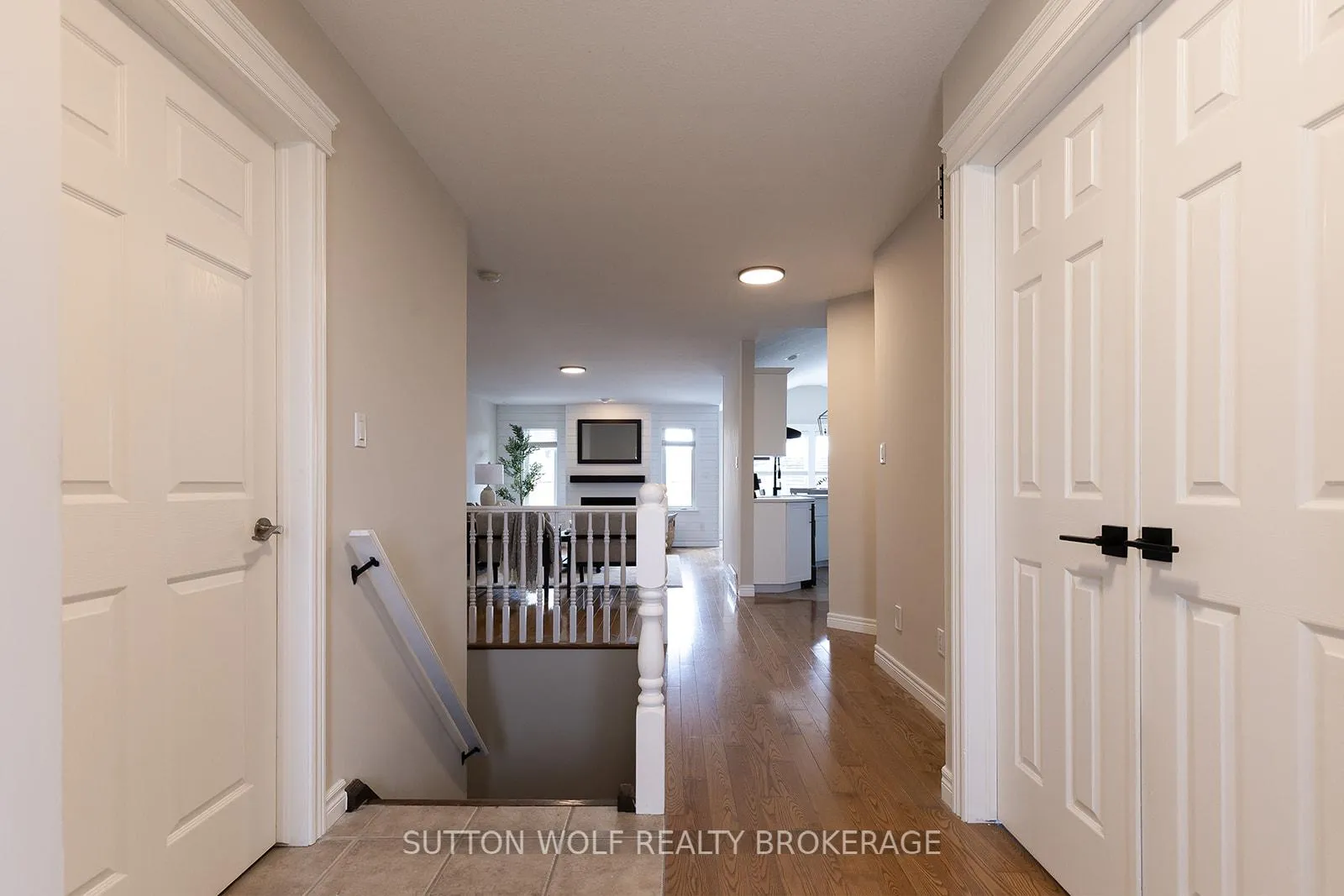 Photo 3 of 501 Darcy Drive, Strathroy-Caradoc, NE — HOMEH