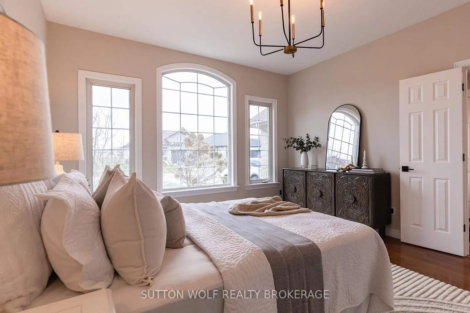 Photo 7 of 501 Darcy Drive, Strathroy-Caradoc, NE — HOMEH