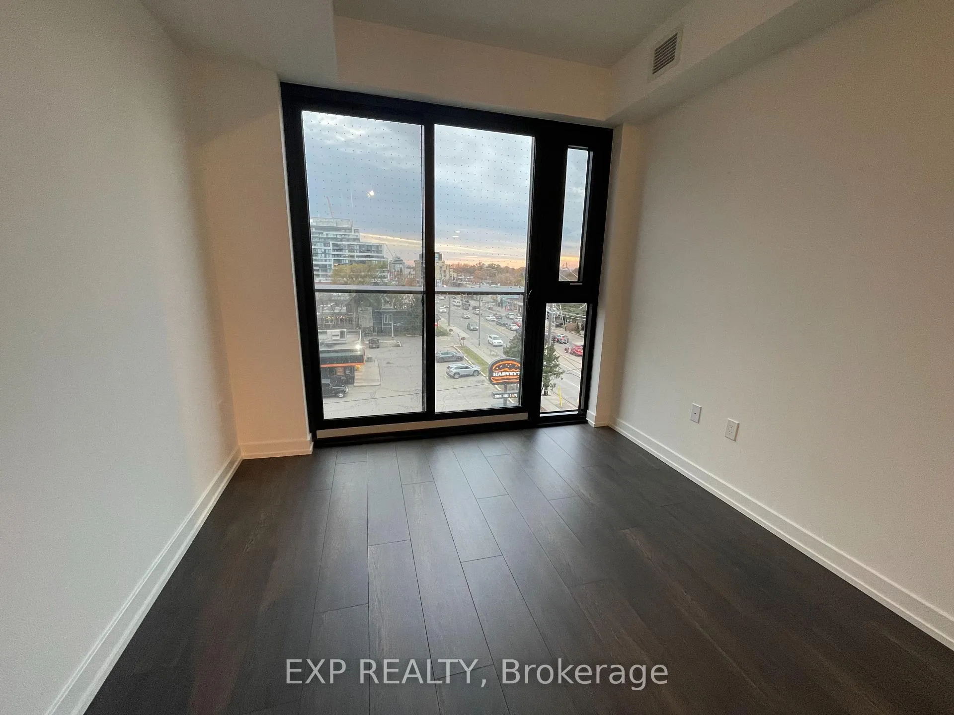 Photo 9 of Unit 521, 799 The Queensway, Etobicoke, Stonegate-Queensway — HOMEH