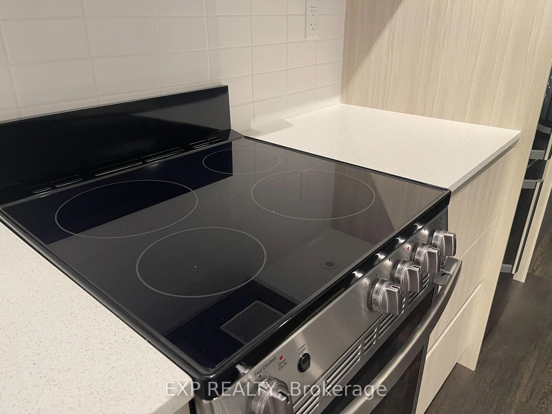 Photo 22 of Unit 521, 799 The Queensway, Etobicoke, Stonegate-Queensway — HOMEH